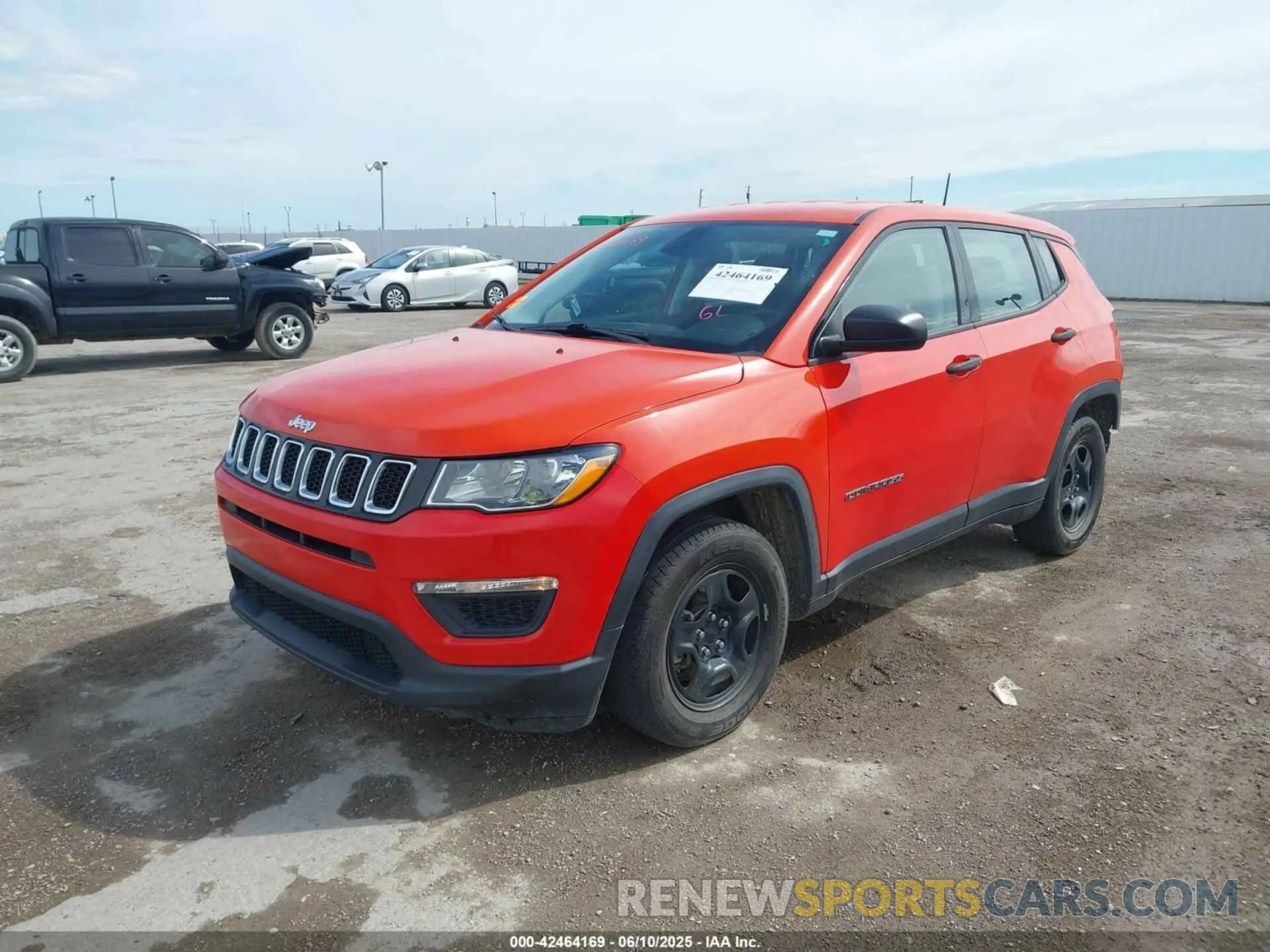 2 fotografías del automóvil dañado 3C4NJCAB5MT508400 JEEP COMPASS 2021