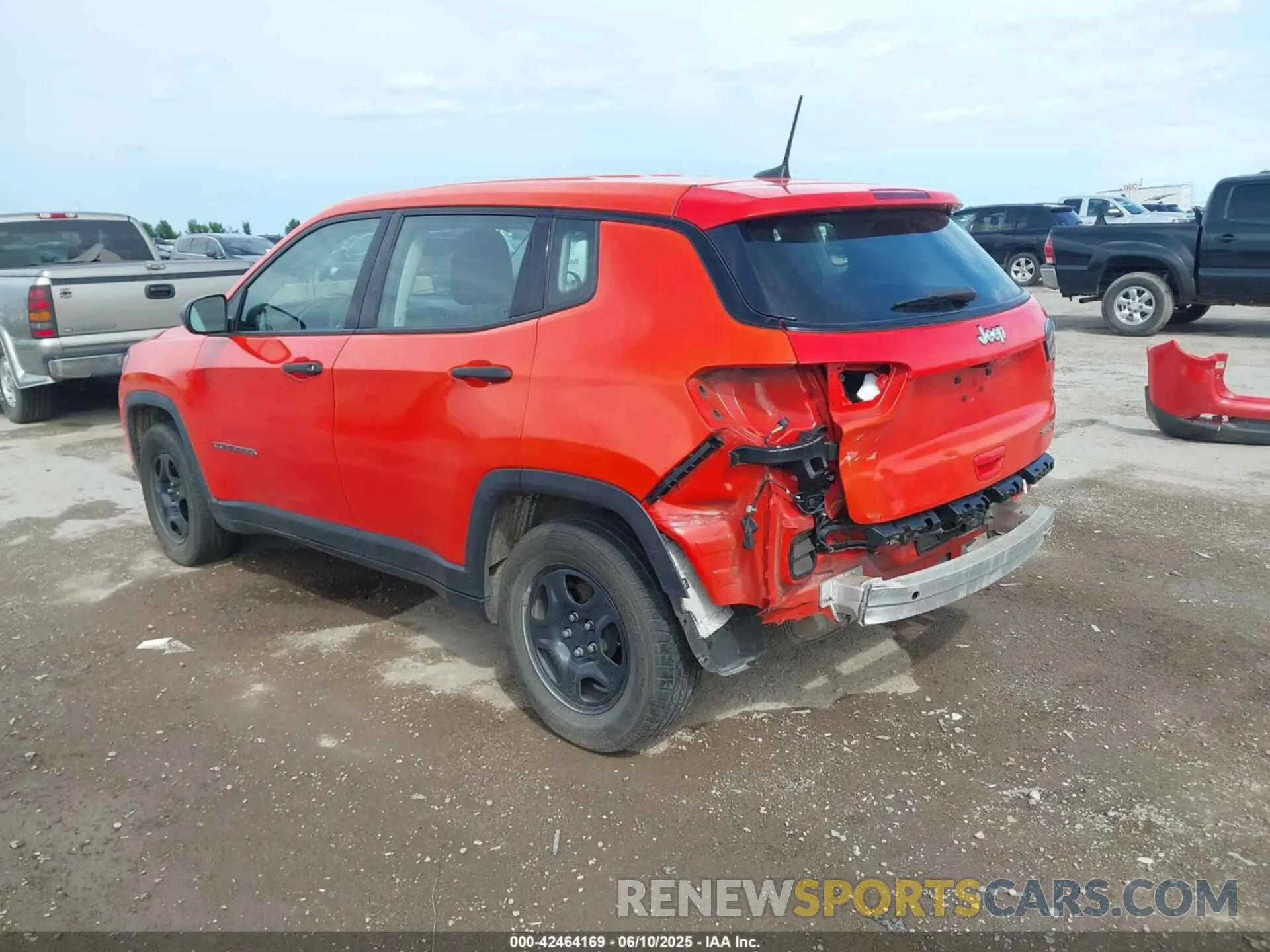 3 fotografías del automóvil dañado 3C4NJCAB5MT508400 JEEP COMPASS 2021