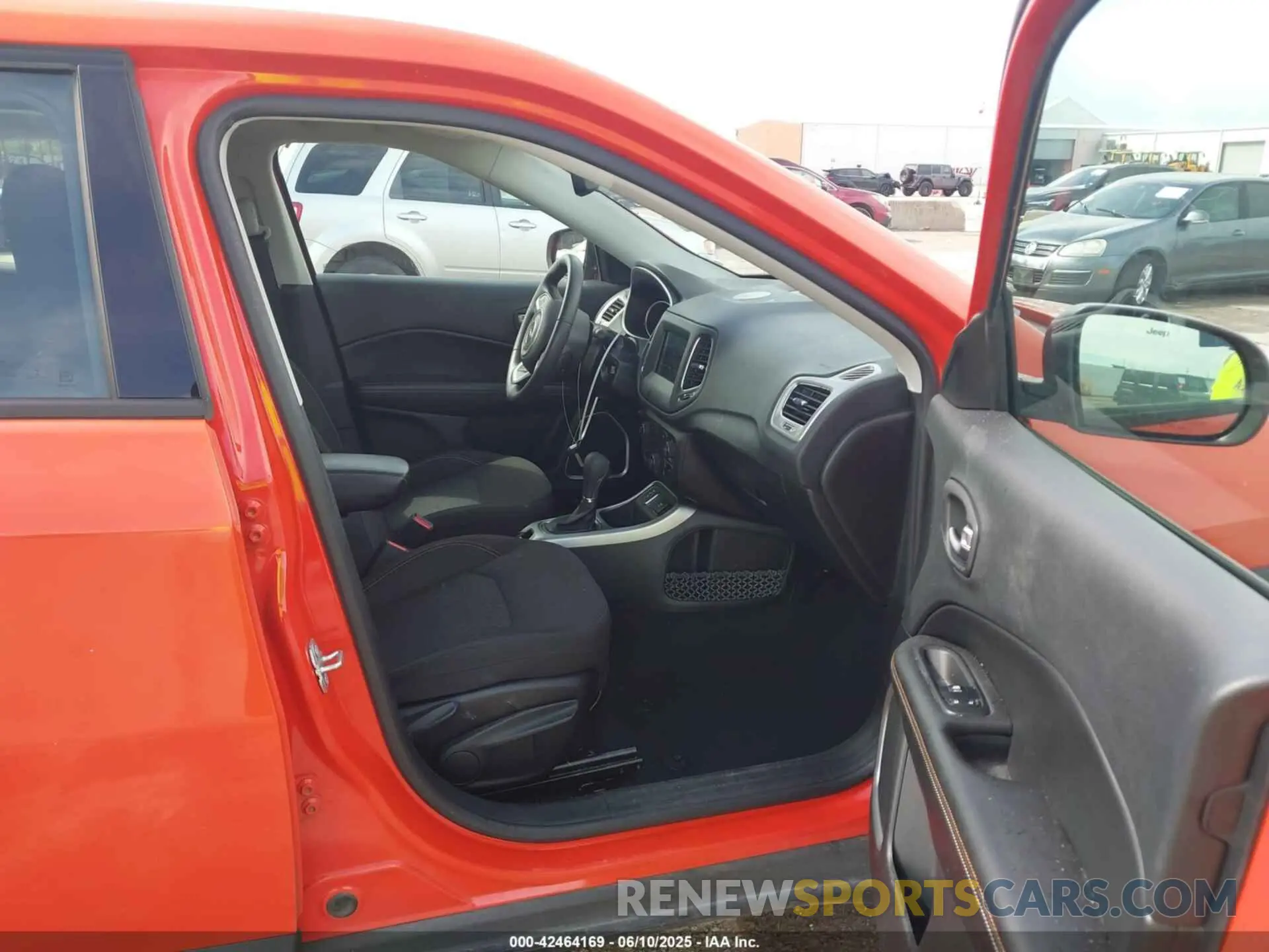5 fotografías del automóvil dañado 3C4NJCAB5MT508400 JEEP COMPASS 2021