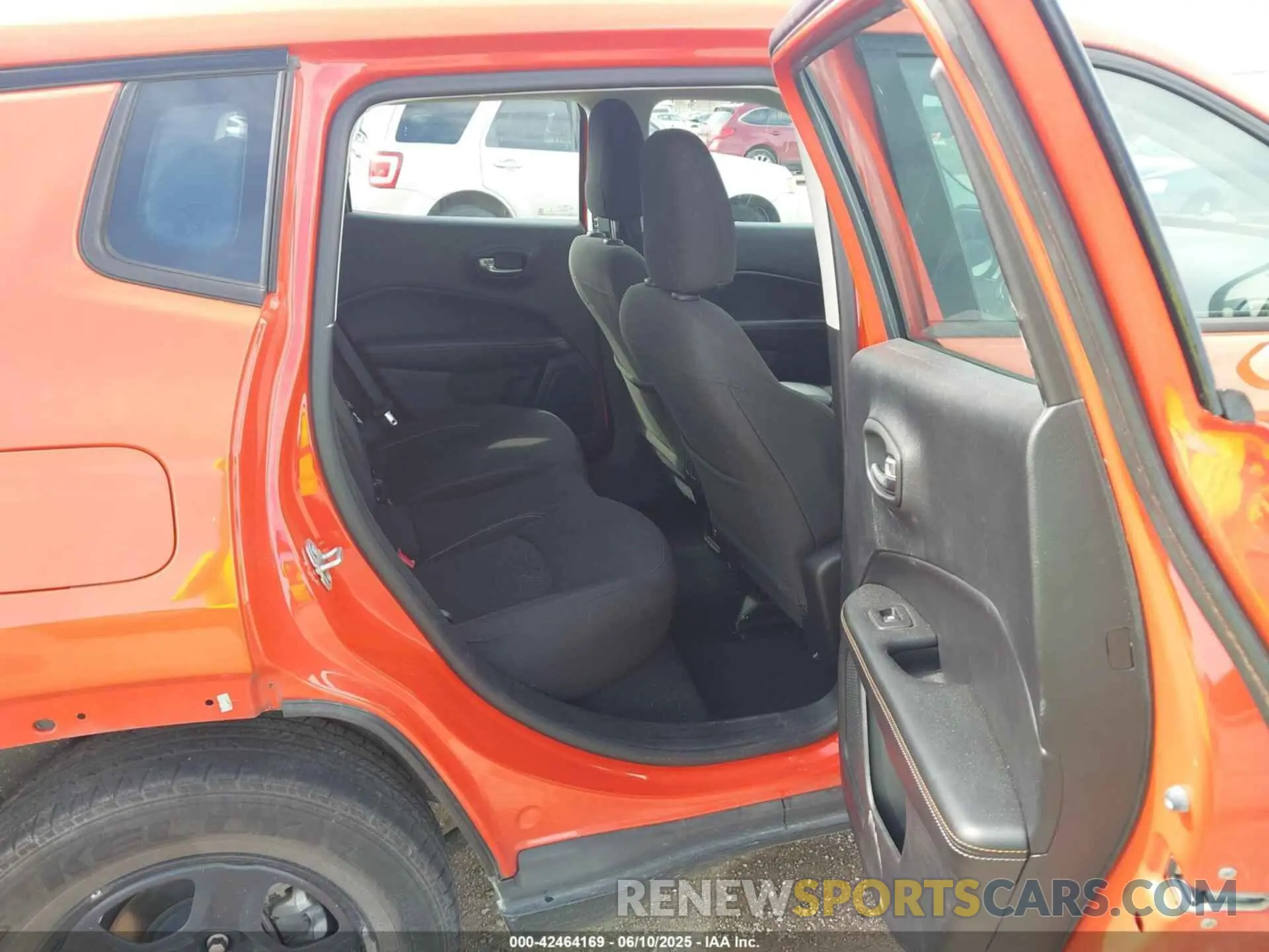 8 fotografías del automóvil dañado 3C4NJCAB5MT508400 JEEP COMPASS 2021