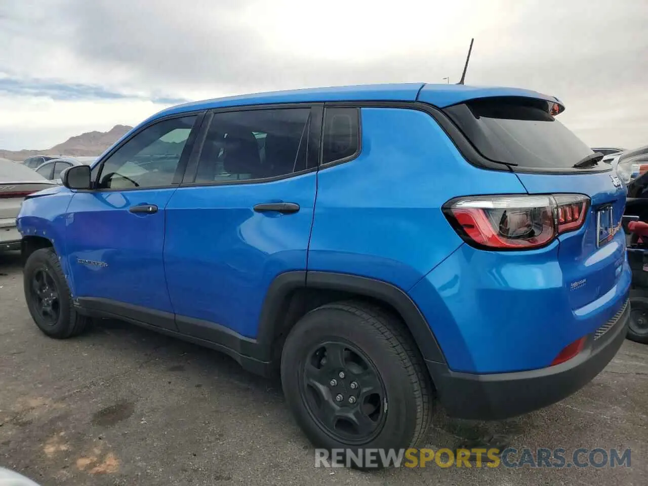 2 fotografías del automóvil dañado 3C4NJCAB5MT514293 JEEP COMPASS 2021
