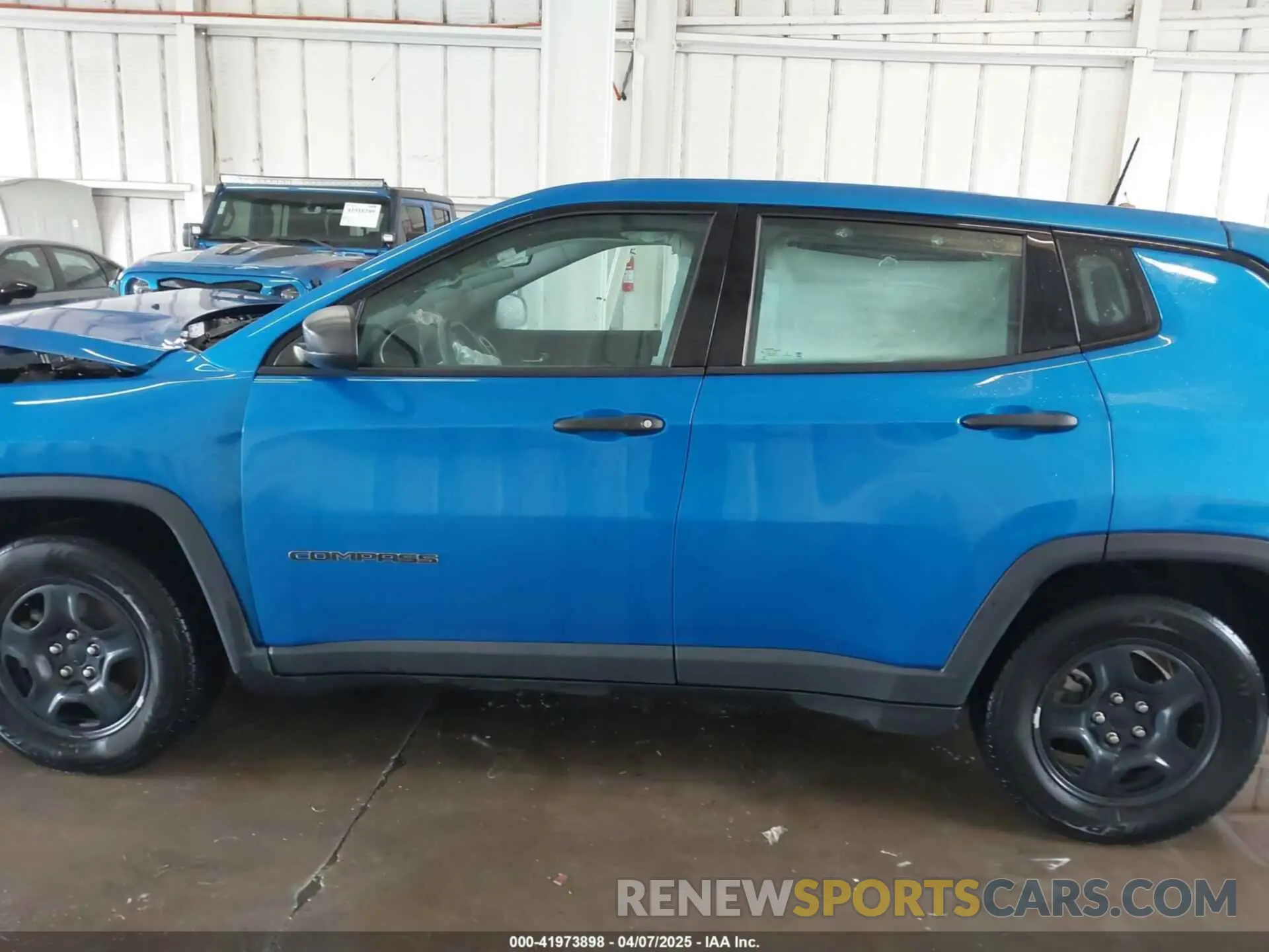 14 fotografías del automóvil dañado 3C4NJCAB8MT510898 JEEP COMPASS 2021