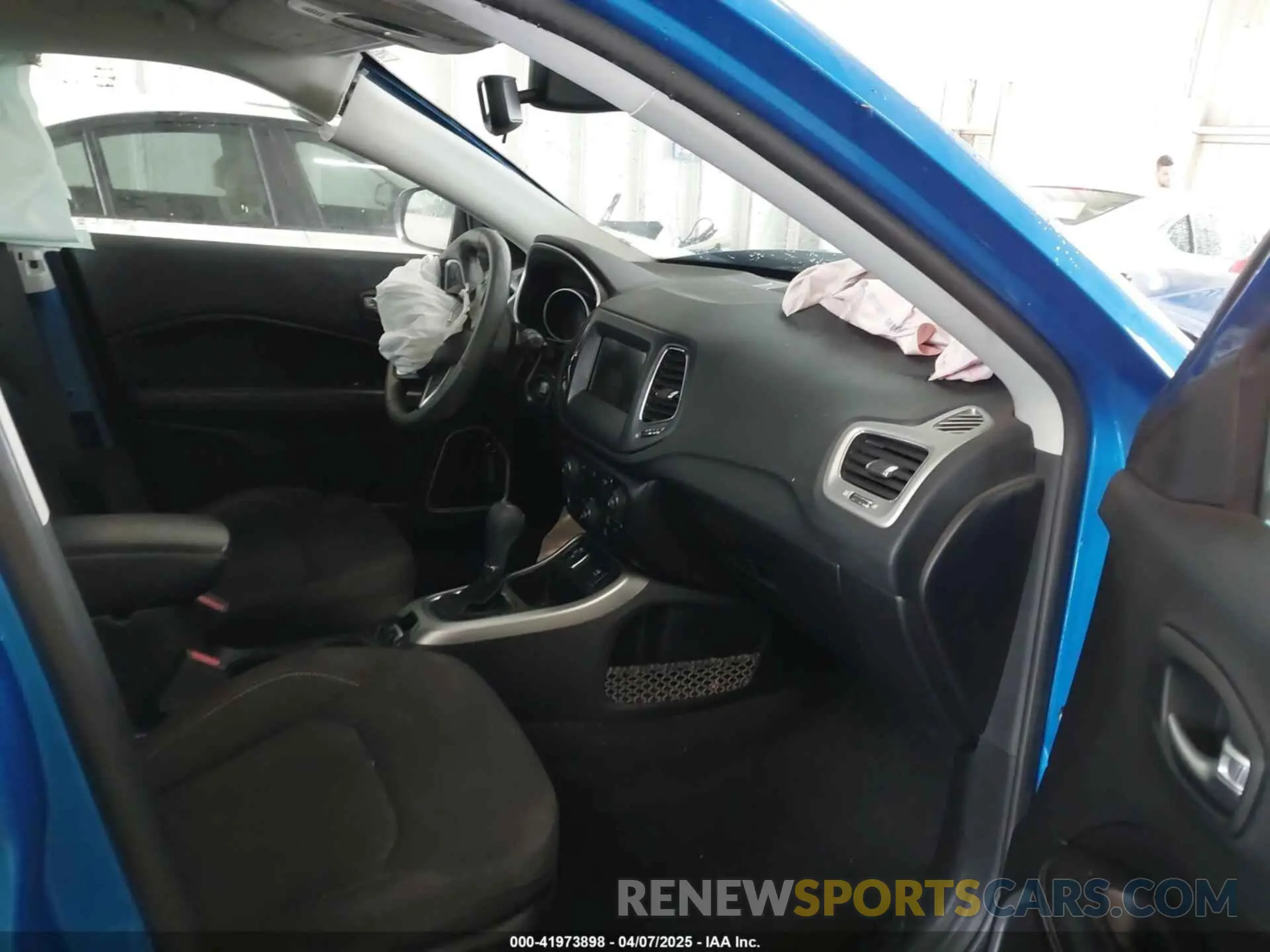 5 fotografías del automóvil dañado 3C4NJCAB8MT510898 JEEP COMPASS 2021