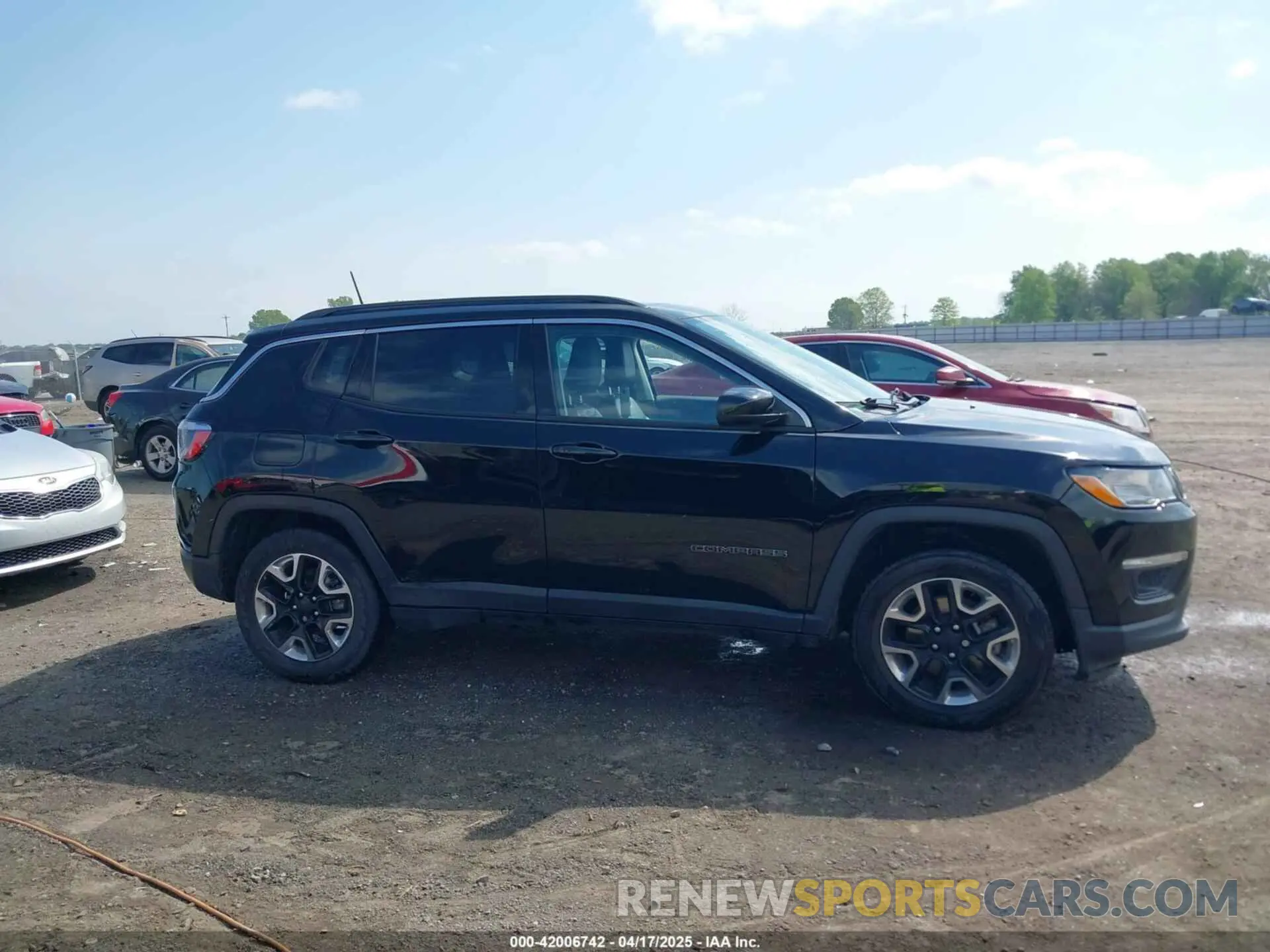 13 fotografías del automóvil dañado 3C4NJCBB0MT502423 JEEP COMPASS 2021