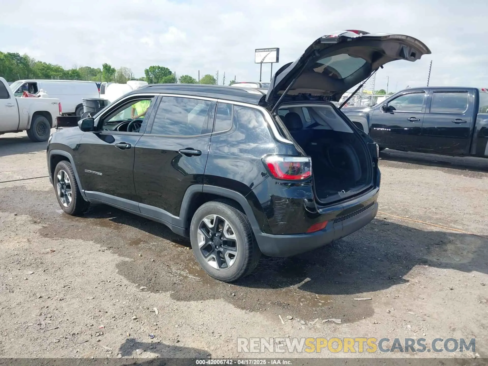 3 fotografías del automóvil dañado 3C4NJCBB0MT502423 JEEP COMPASS 2021