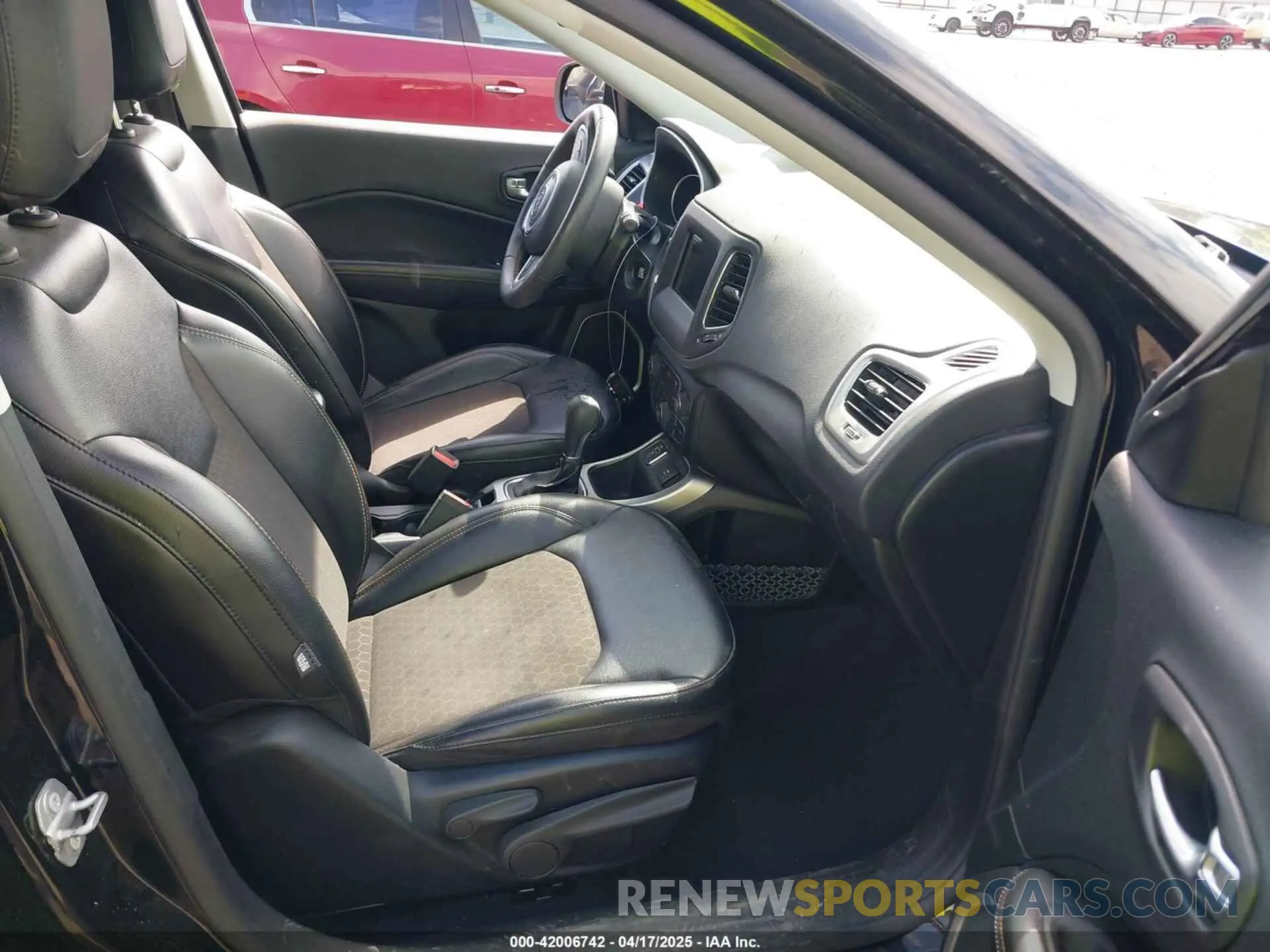 5 fotografías del automóvil dañado 3C4NJCBB0MT502423 JEEP COMPASS 2021