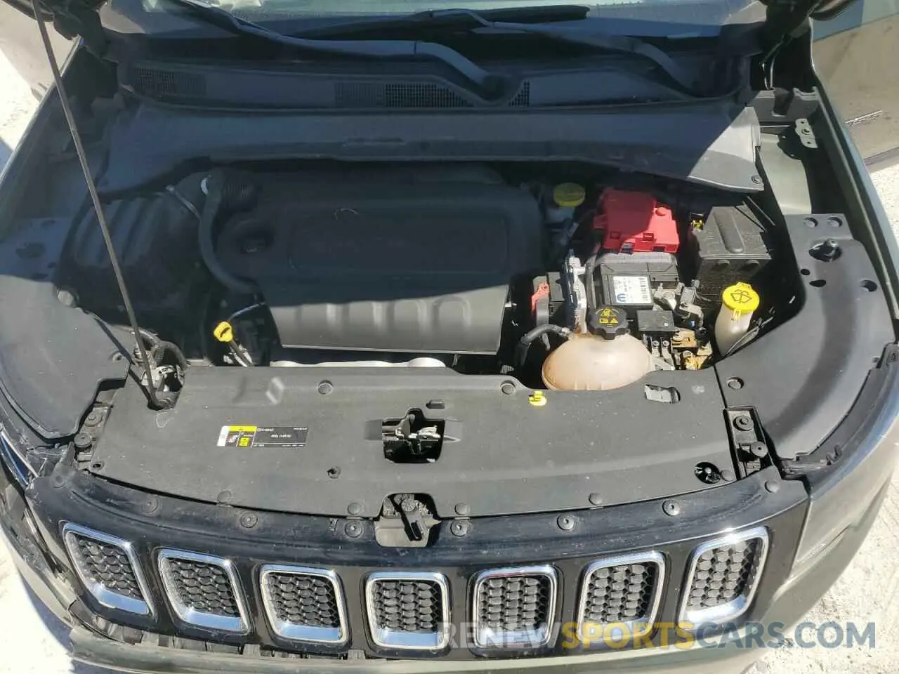14 fotografías del automóvil dañado 3C4NJCBB0MT538984 JEEP COMPASS 2021
