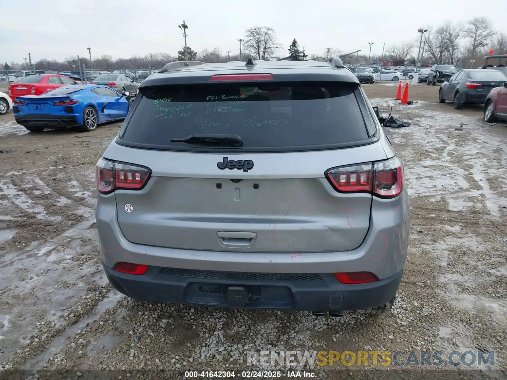 17 fotografías del automóvil dañado 3C4NJCBB2MT526500 JEEP COMPASS 2021
