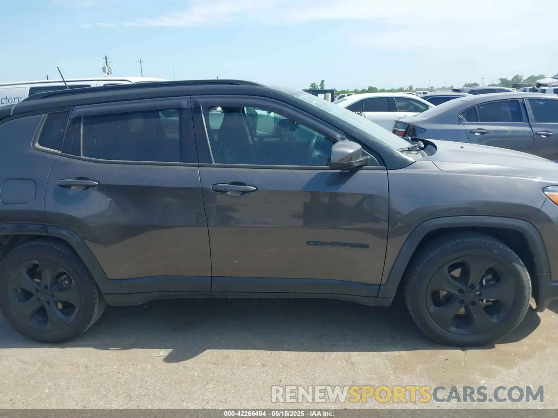 13 fotografías del automóvil dañado 3C4NJCBB7MT527321 JEEP COMPASS 2021