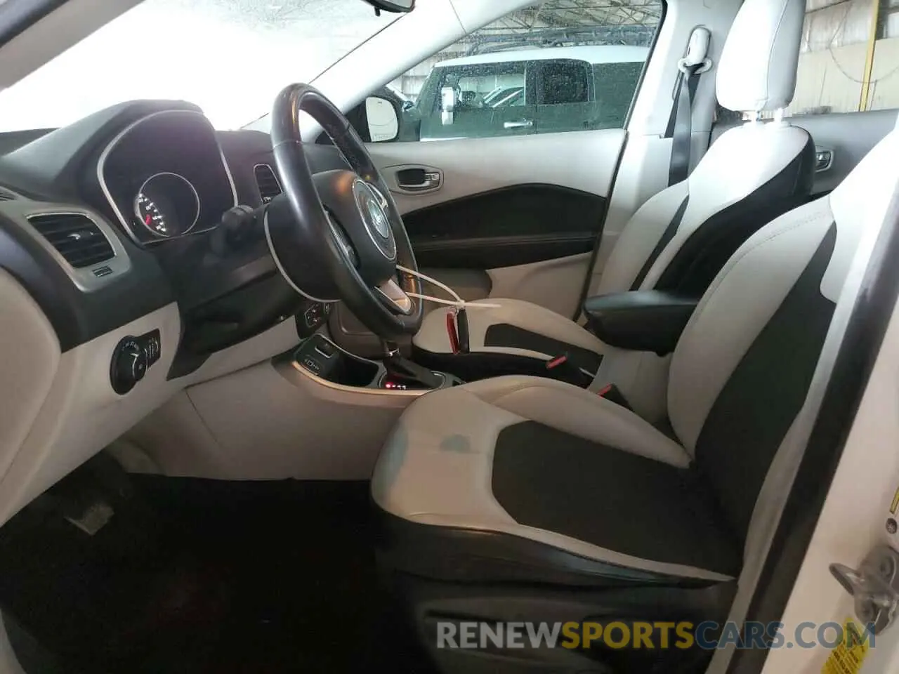 8 fotografías del automóvil dañado 3C4NJCBB7MT571349 JEEP COMPASS 2021