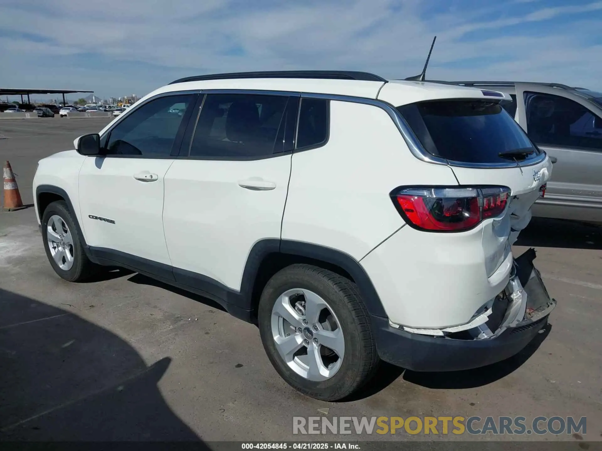 3 fotografías del automóvil dañado 3C4NJCBBXMT581213 JEEP COMPASS 2021