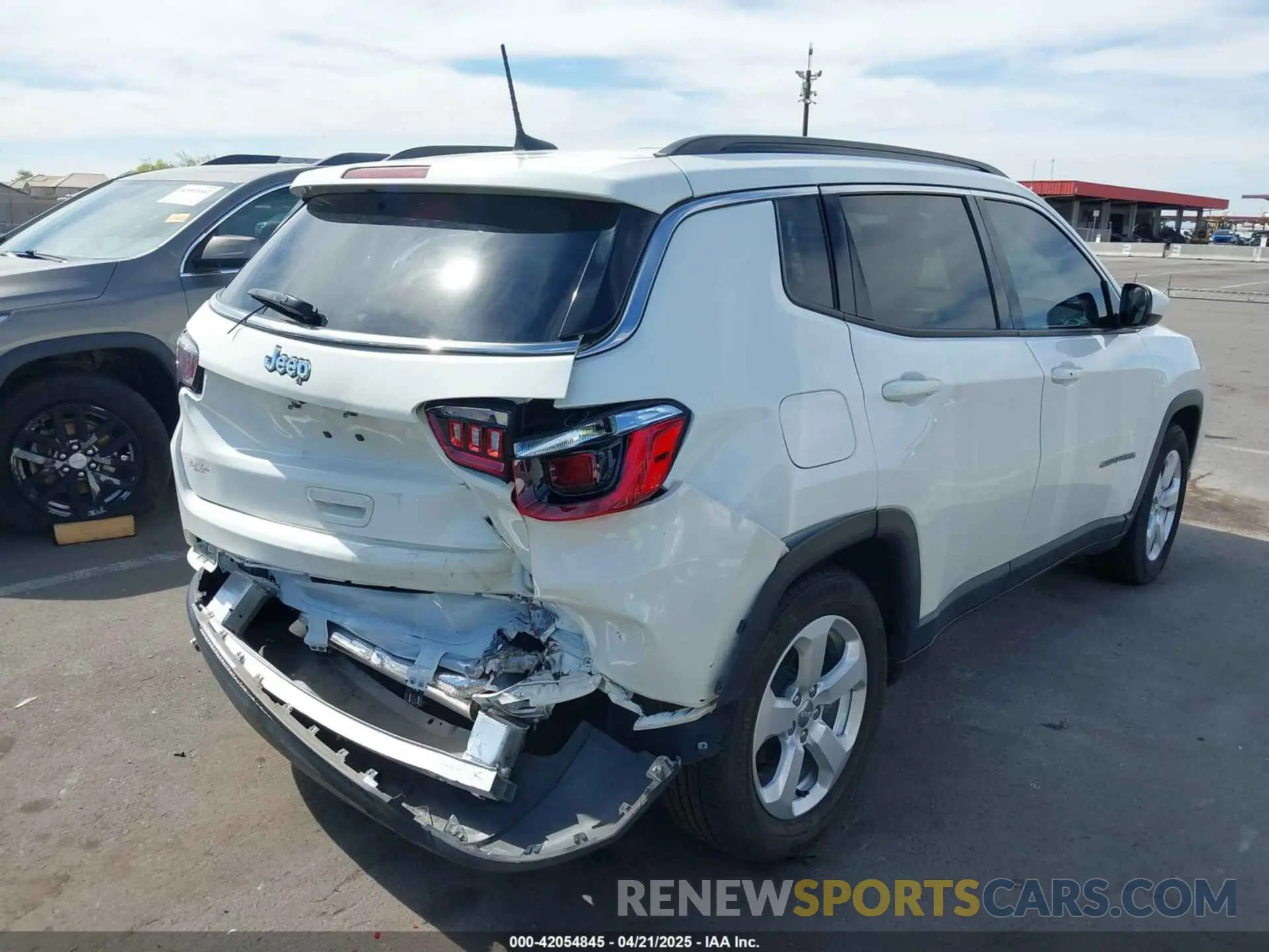 6 fotografías del automóvil dañado 3C4NJCBBXMT581213 JEEP COMPASS 2021