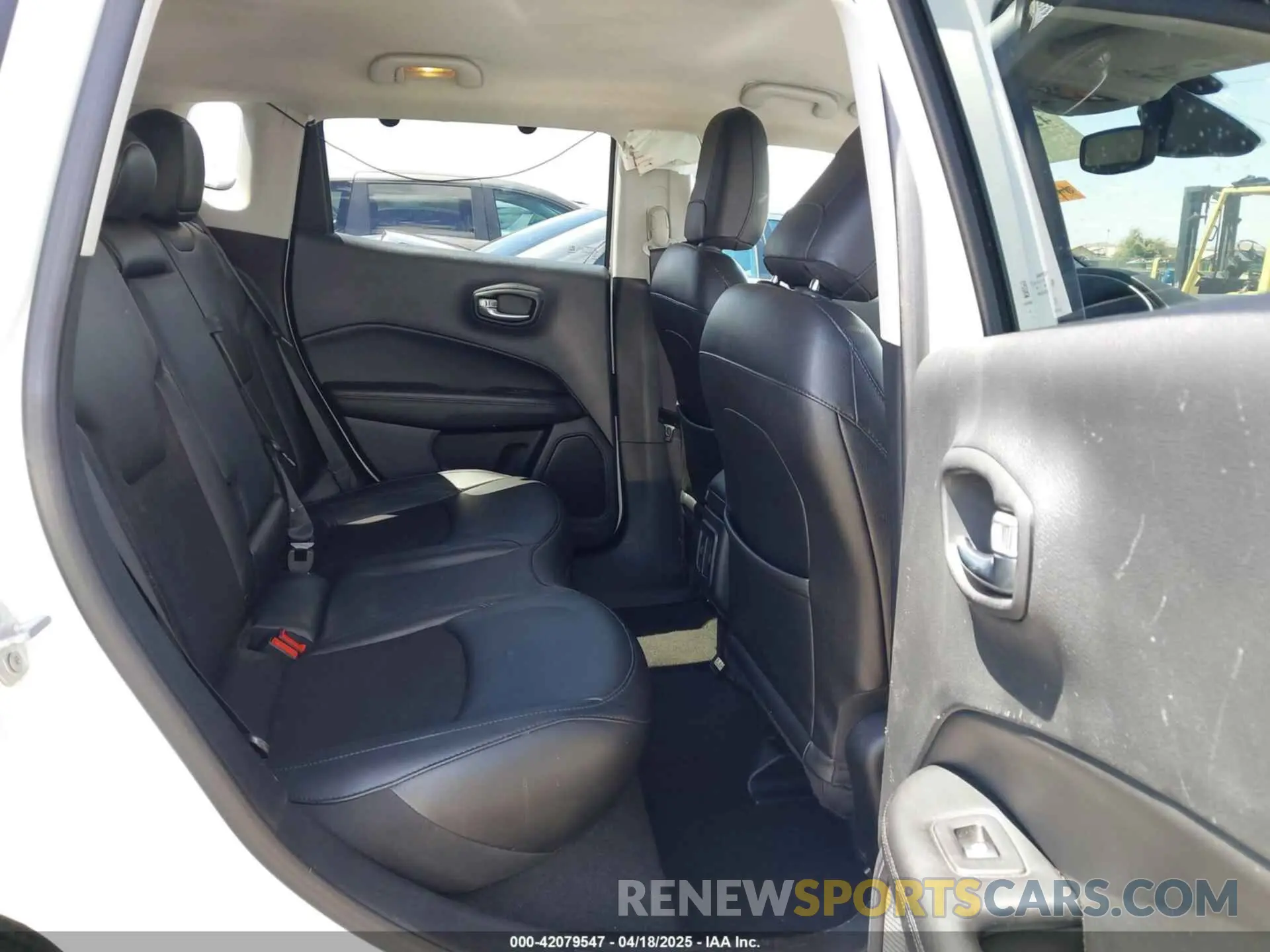 8 fotografías del automóvil dañado 3C4NJCBBXMT603940 JEEP COMPASS 2021