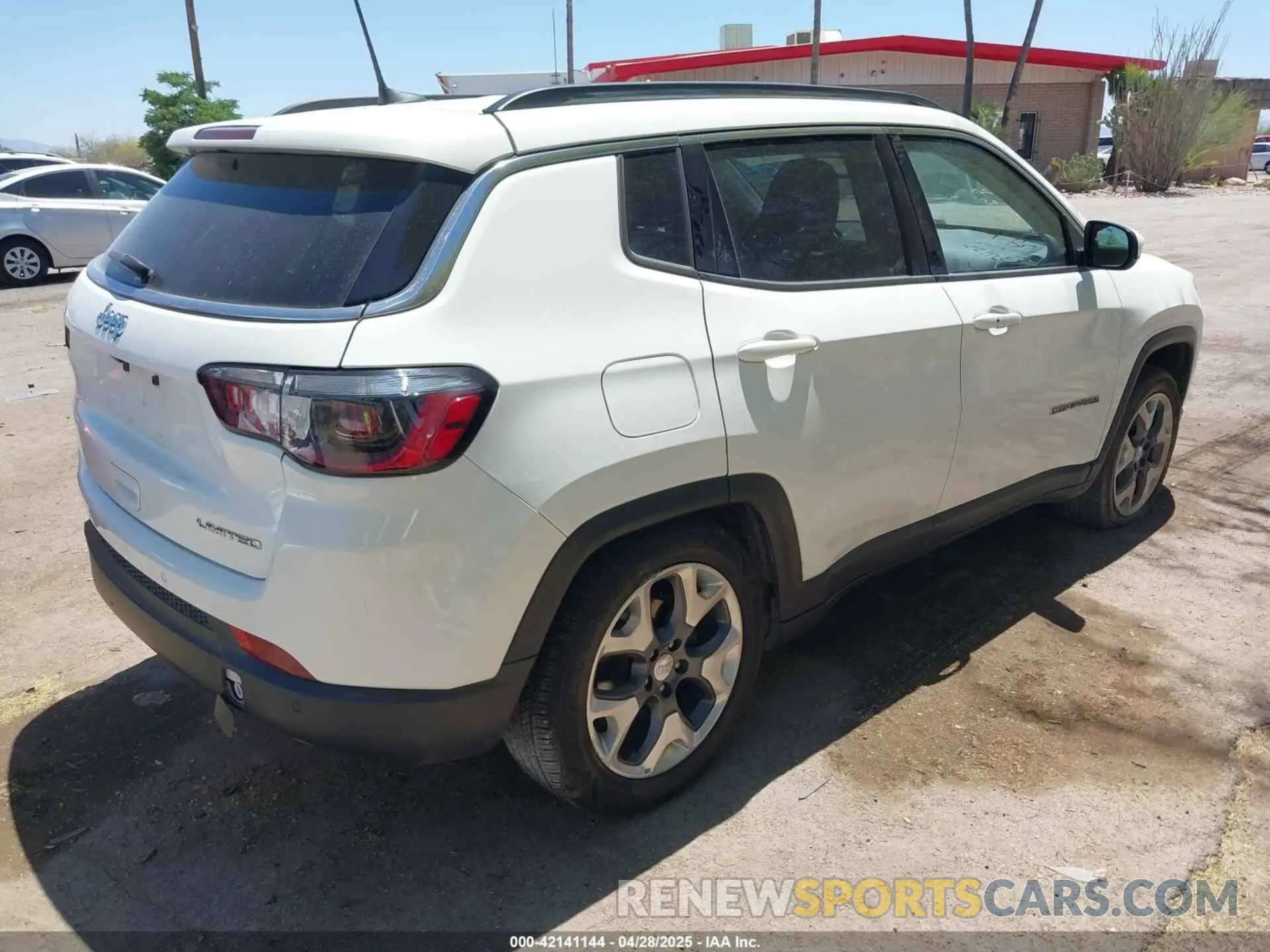 4 fotografías del automóvil dañado 3C4NJCCB1MT555775 JEEP COMPASS 2021