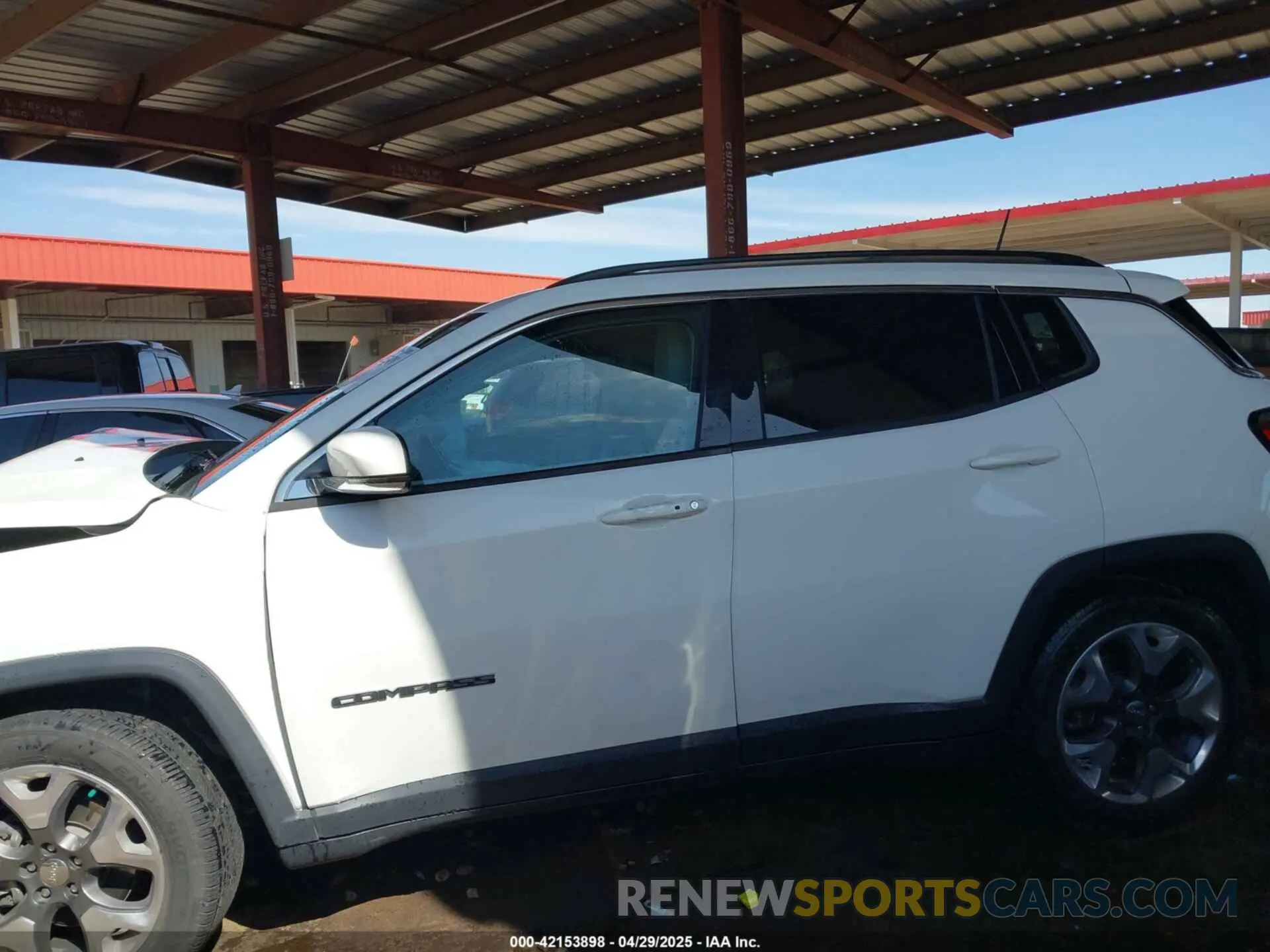 14 fotografías del automóvil dañado 3C4NJCCBXMT511497 JEEP COMPASS 2021