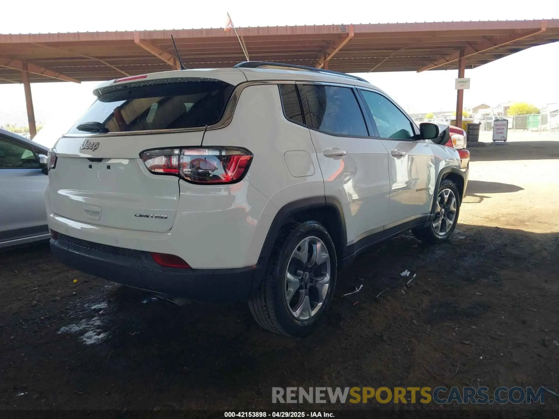 4 fotografías del automóvil dañado 3C4NJCCBXMT511497 JEEP COMPASS 2021
