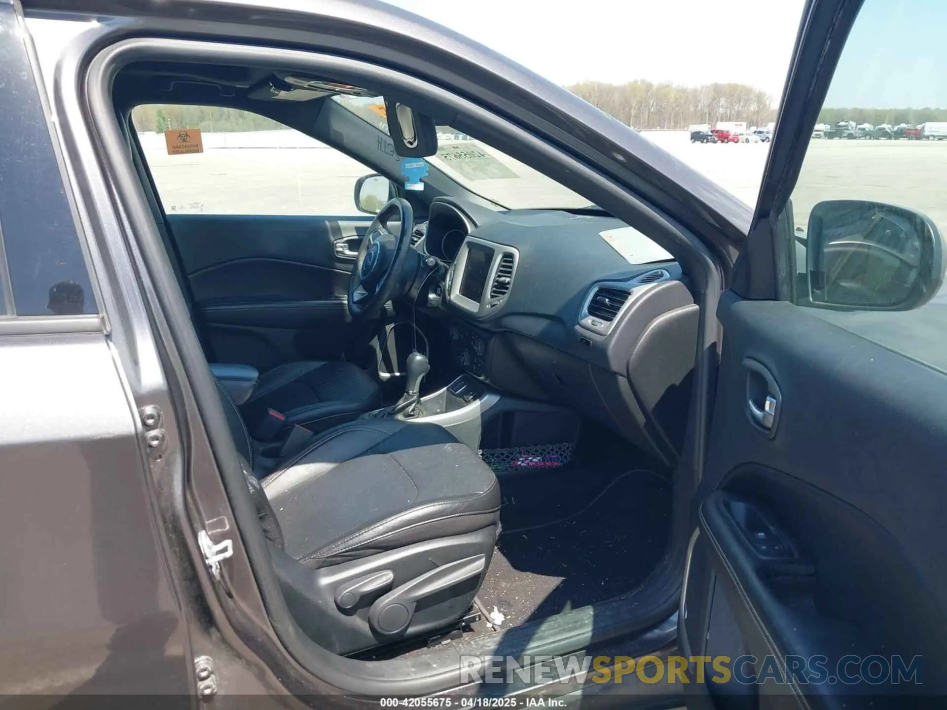 5 fotografías del automóvil dañado 3C4NJCEB1MT548631 JEEP COMPASS 2021