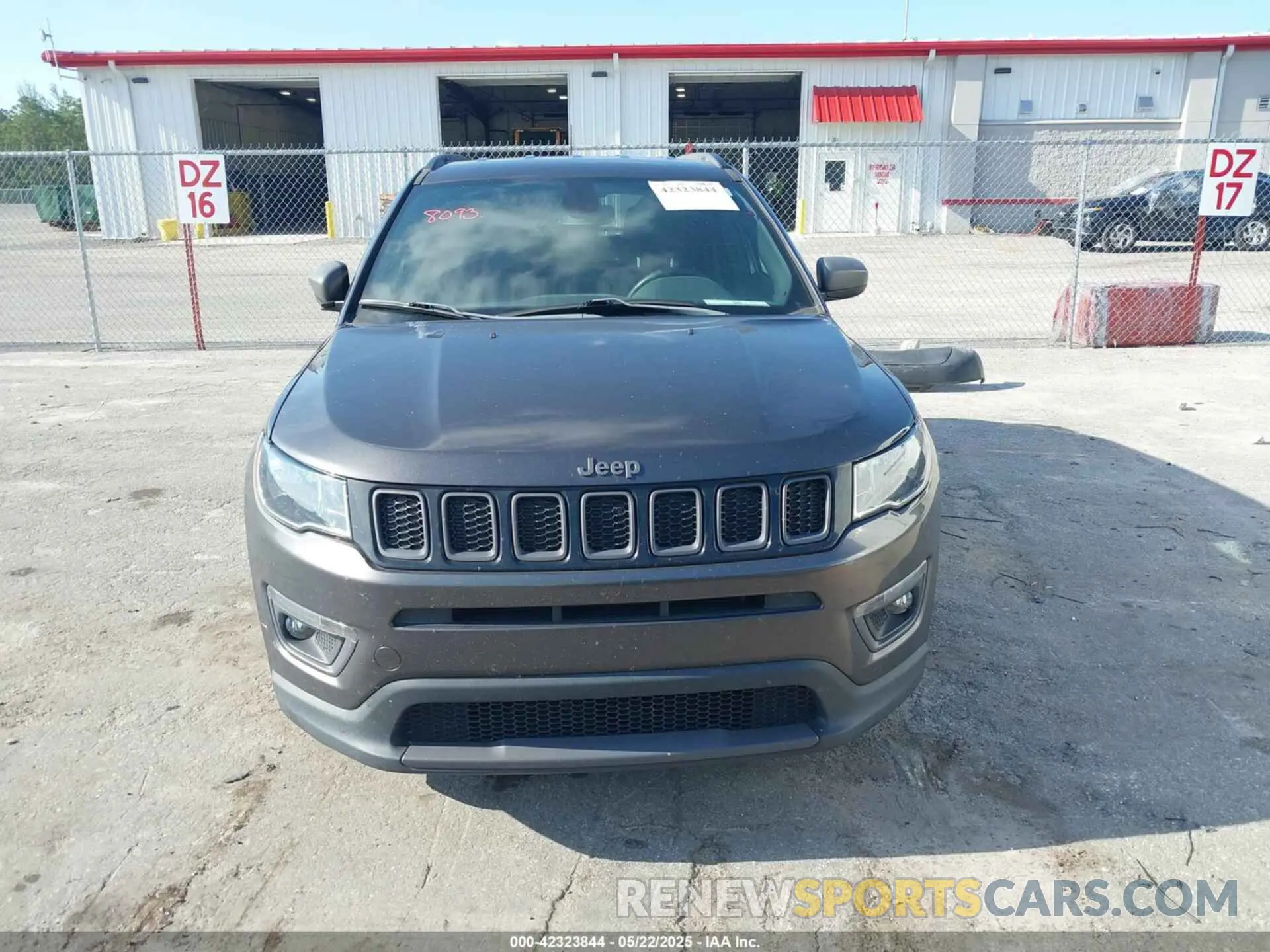 13 fotografías del automóvil dañado 3C4NJCEB4MT564077 JEEP COMPASS 2021