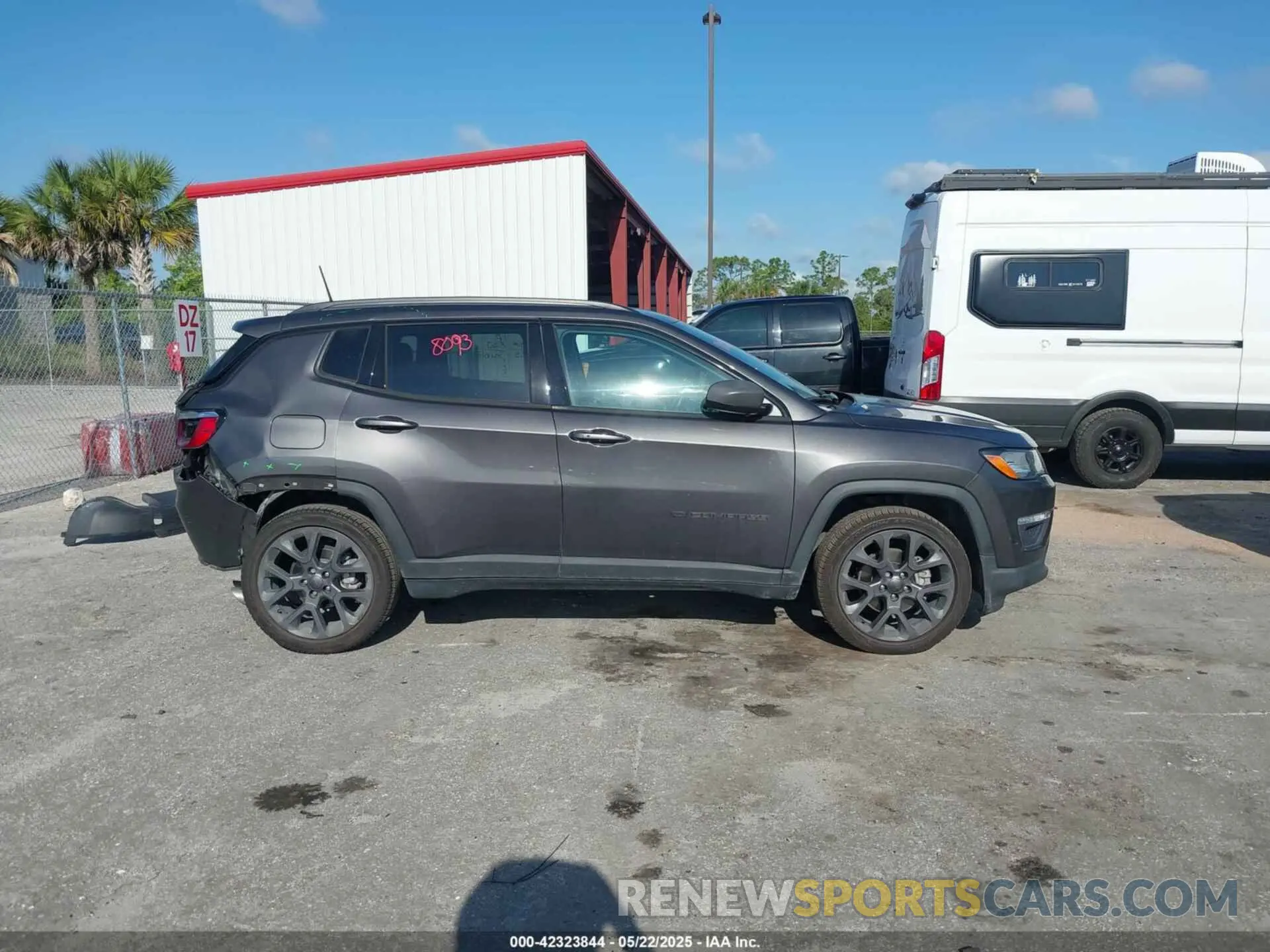 14 fotografías del automóvil dañado 3C4NJCEB4MT564077 JEEP COMPASS 2021