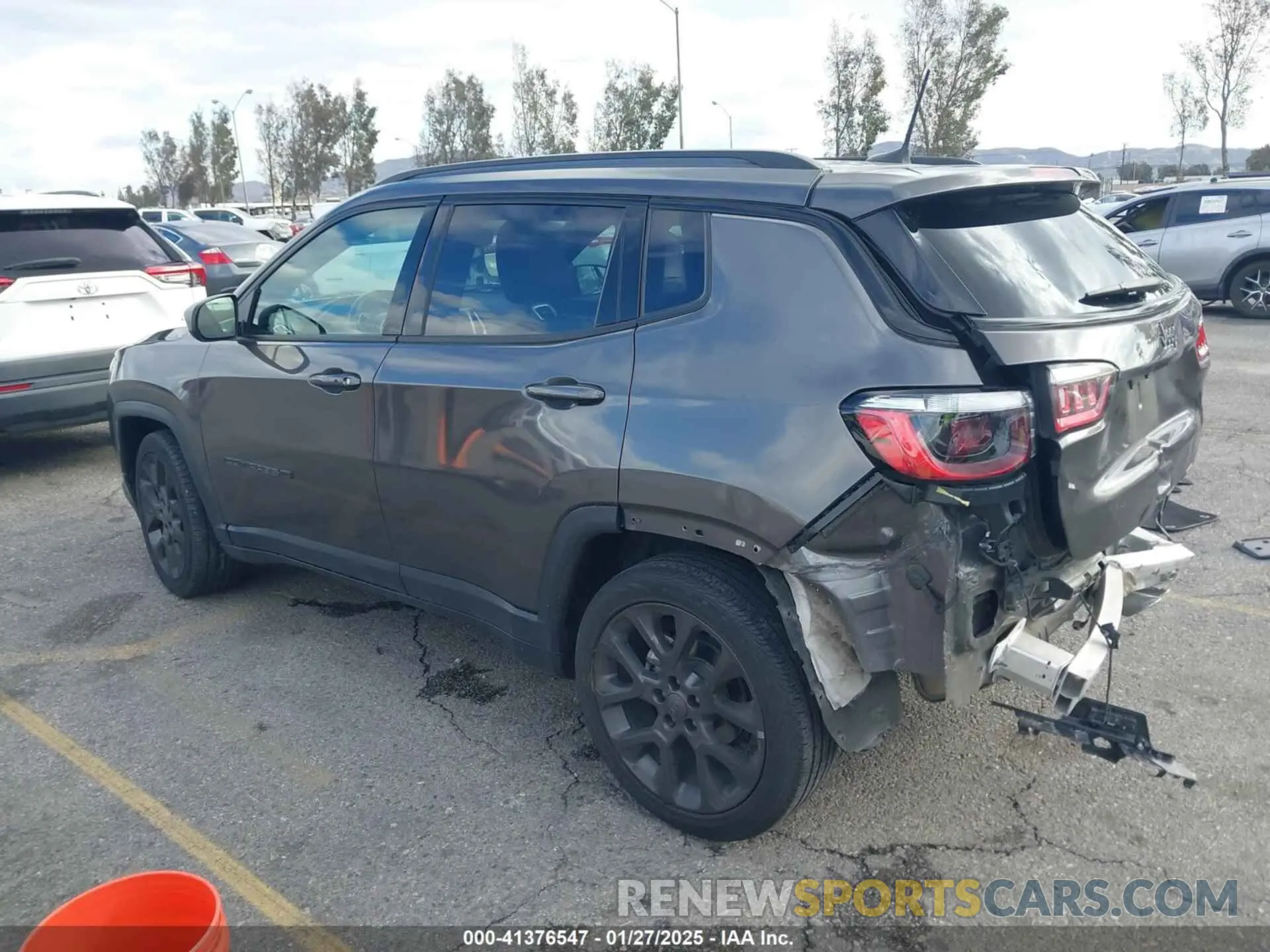 3 fotografías del automóvil dañado 3C4NJCEB7MT596909 JEEP COMPASS 2021