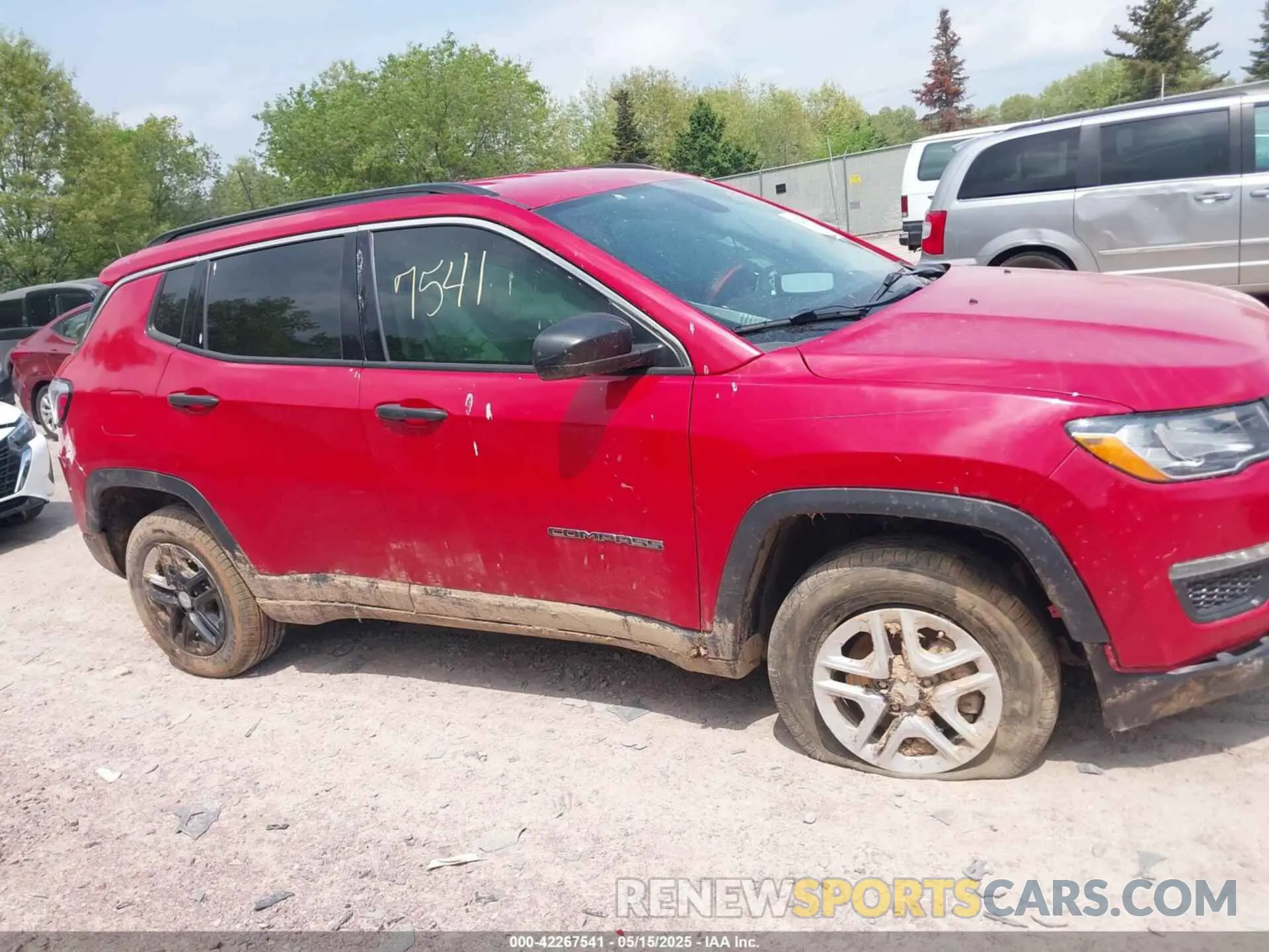 12 fotografías del automóvil dañado 3C4NJDAB6MT525308 JEEP COMPASS 2021