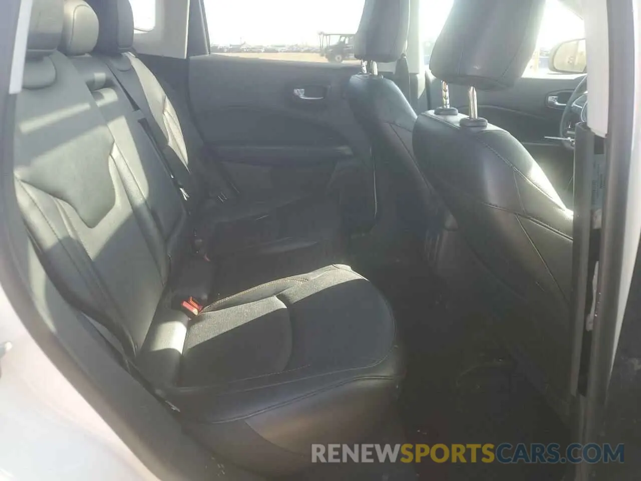 11 fotografías del automóvil dañado 3C4NJDCBXMT506130 JEEP COMPASS 2021
