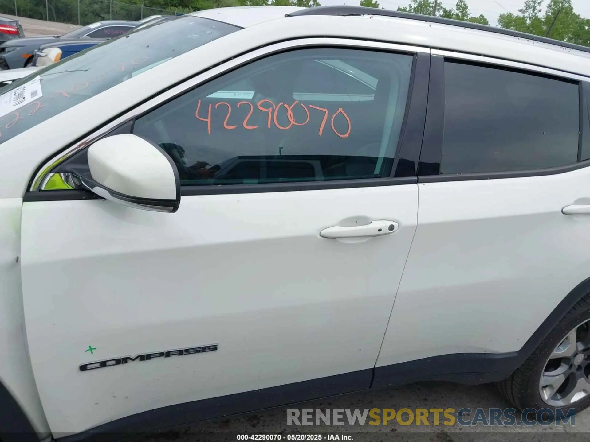 15 fotografías del automóvil dañado 3C4NJDCBXMT515300 JEEP COMPASS 2021