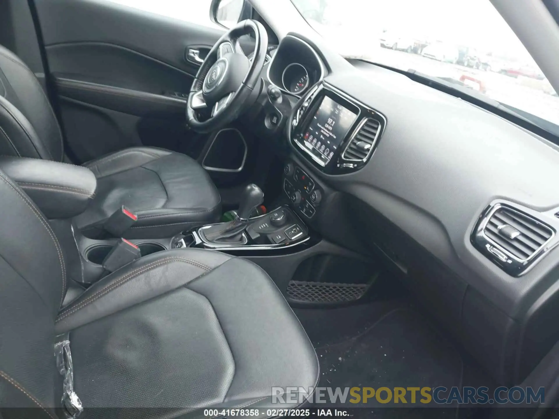 5 fotografías del automóvil dañado 3C4NJDCBXMT533649 JEEP COMPASS 2021