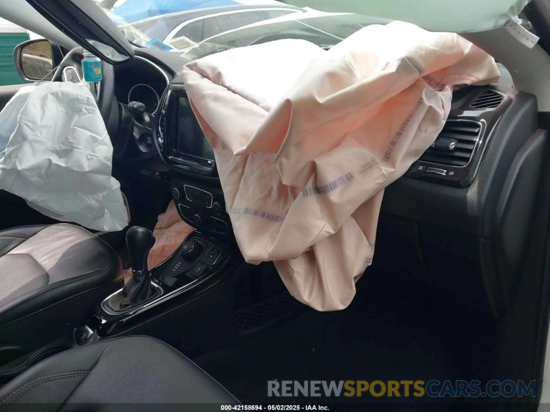5 fotografías del automóvil dañado 3C4NJDCBXMT576517 JEEP COMPASS 2021