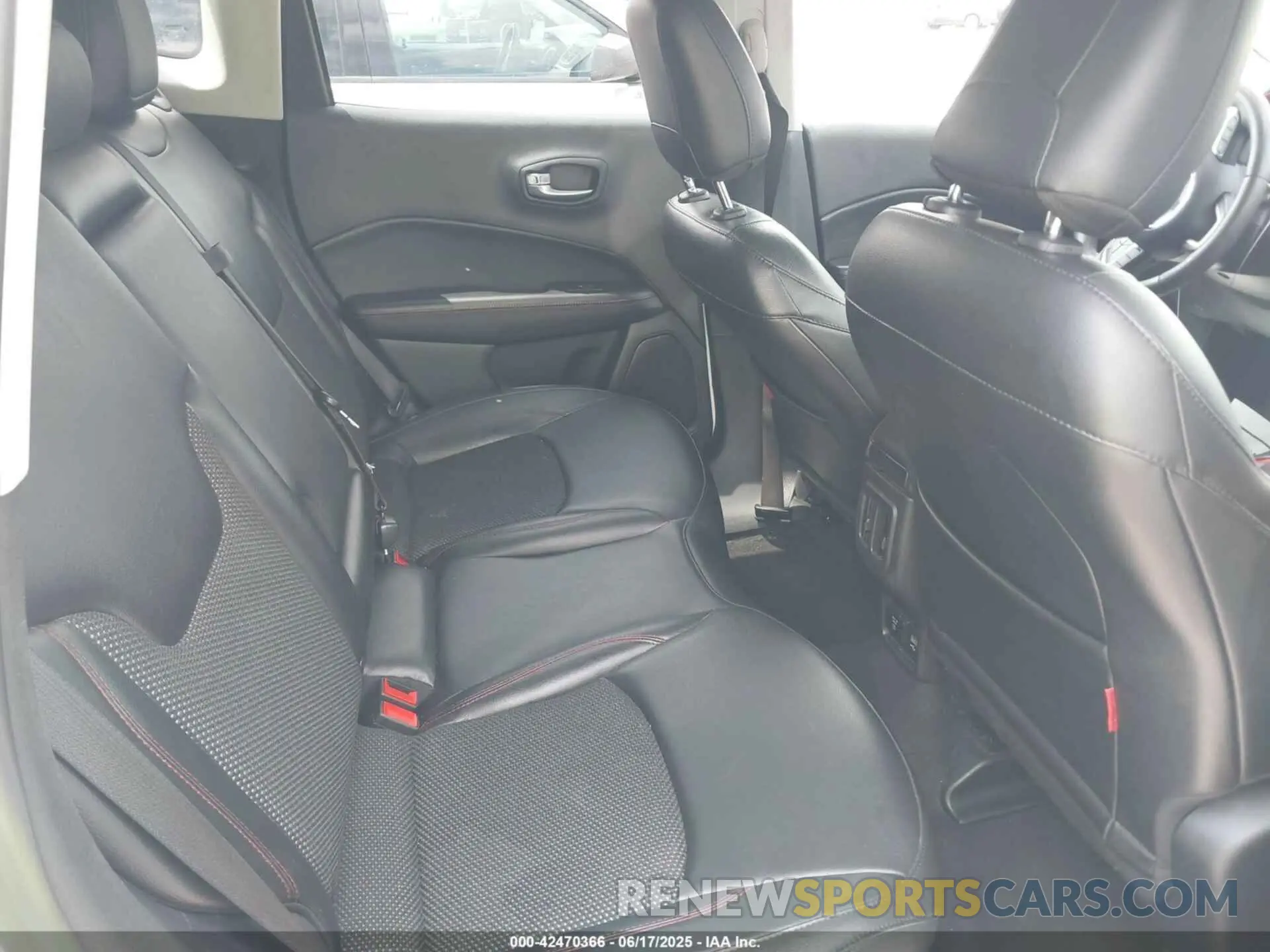 8 fotografías del automóvil dañado 3C4NJDDB1MT571866 JEEP COMPASS 2021