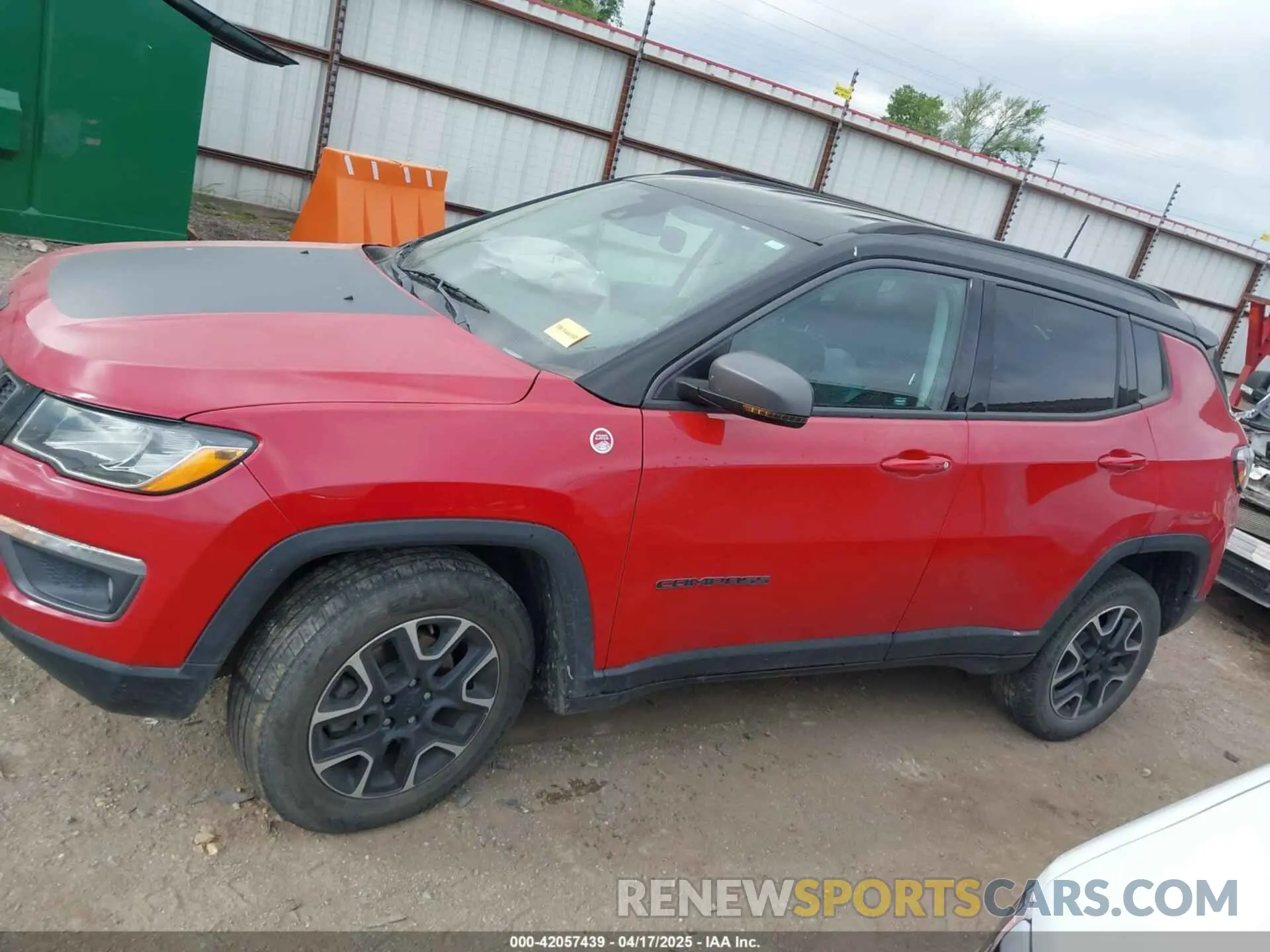 15 fotografías del automóvil dañado 3C4NJDDB6MT574374 JEEP COMPASS 2021