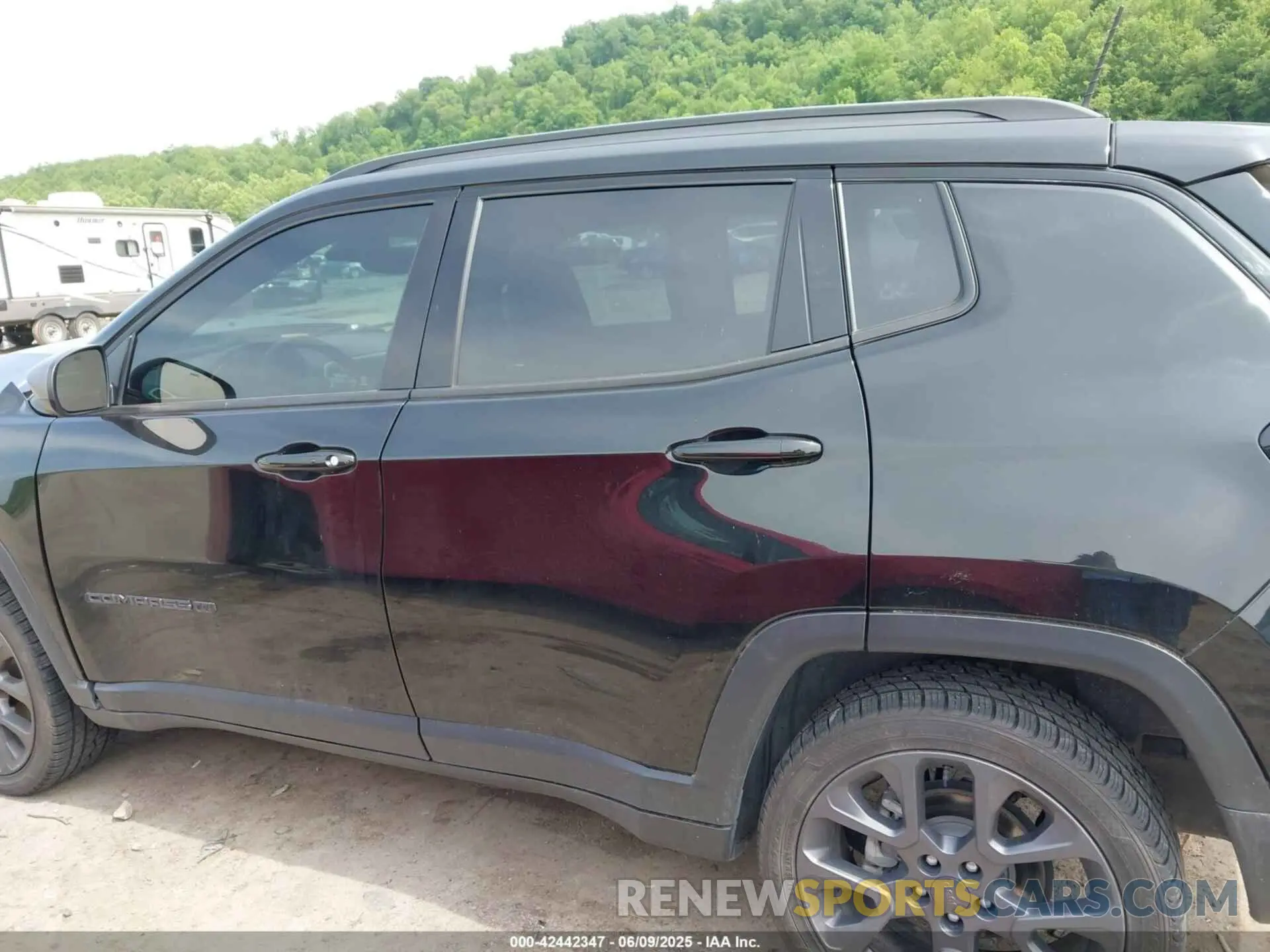 14 fotografías del automóvil dañado 3C4NJDEB0MT548139 JEEP COMPASS 2021