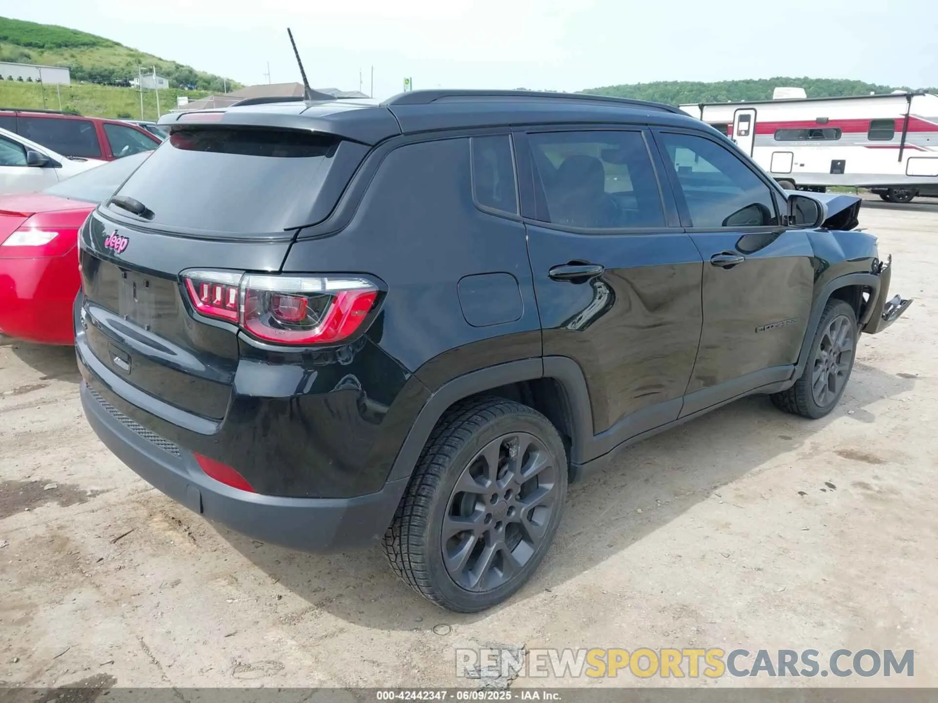 4 fotografías del automóvil dañado 3C4NJDEB0MT548139 JEEP COMPASS 2021