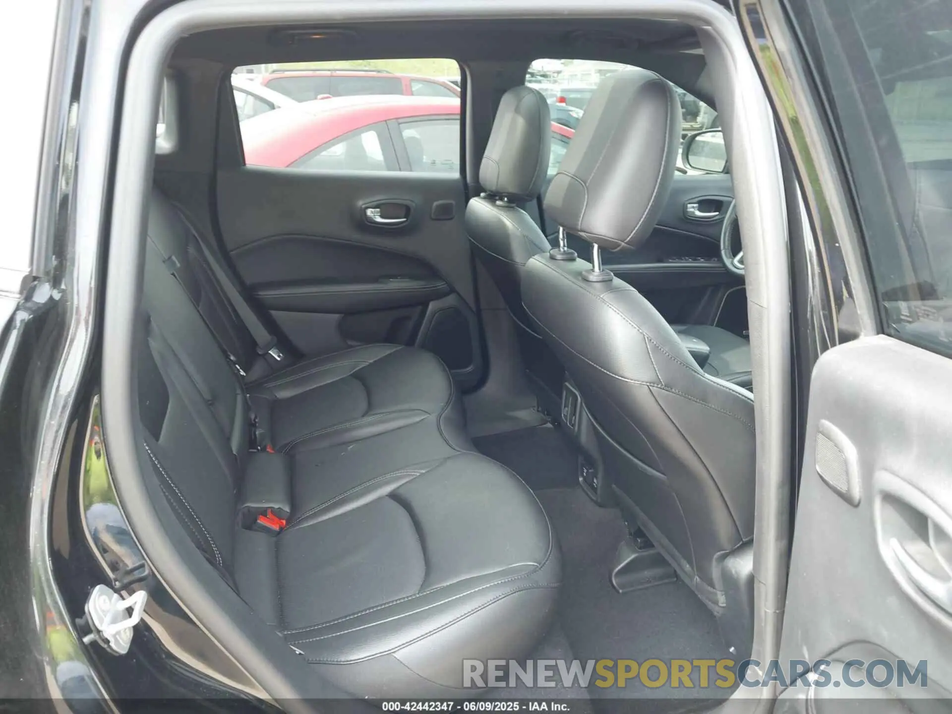 8 fotografías del automóvil dañado 3C4NJDEB0MT548139 JEEP COMPASS 2021