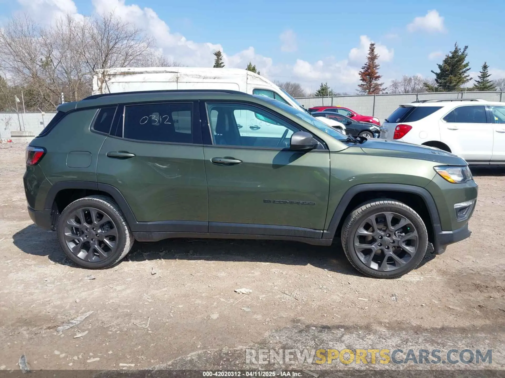 14 fotografías del automóvil dañado 3C4NJDEB2MT560454 JEEP COMPASS 2021