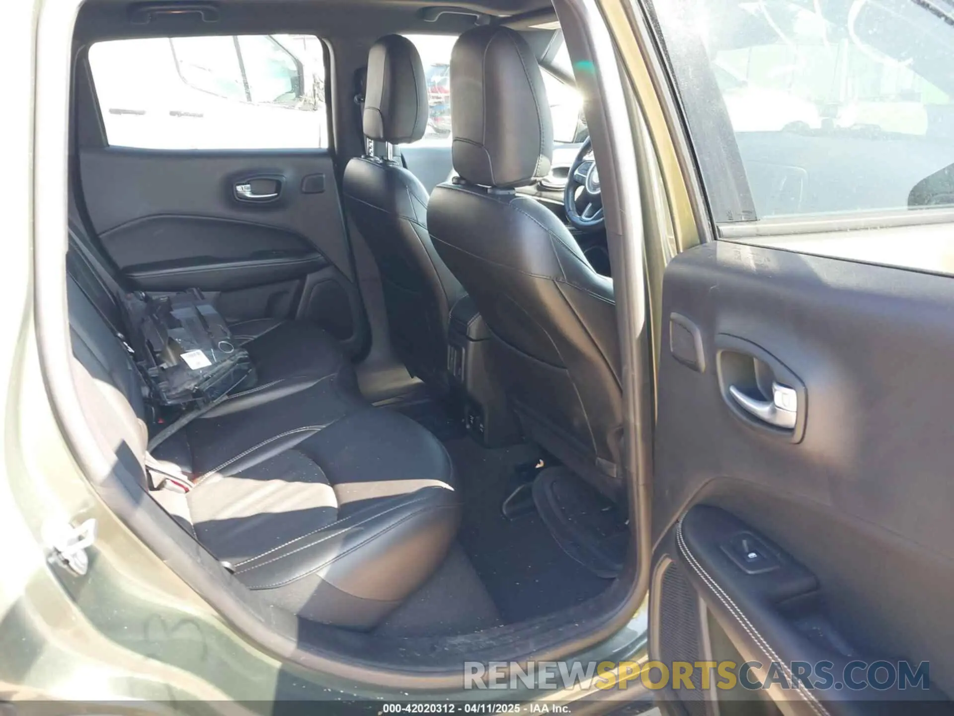 8 fotografías del automóvil dañado 3C4NJDEB2MT560454 JEEP COMPASS 2021