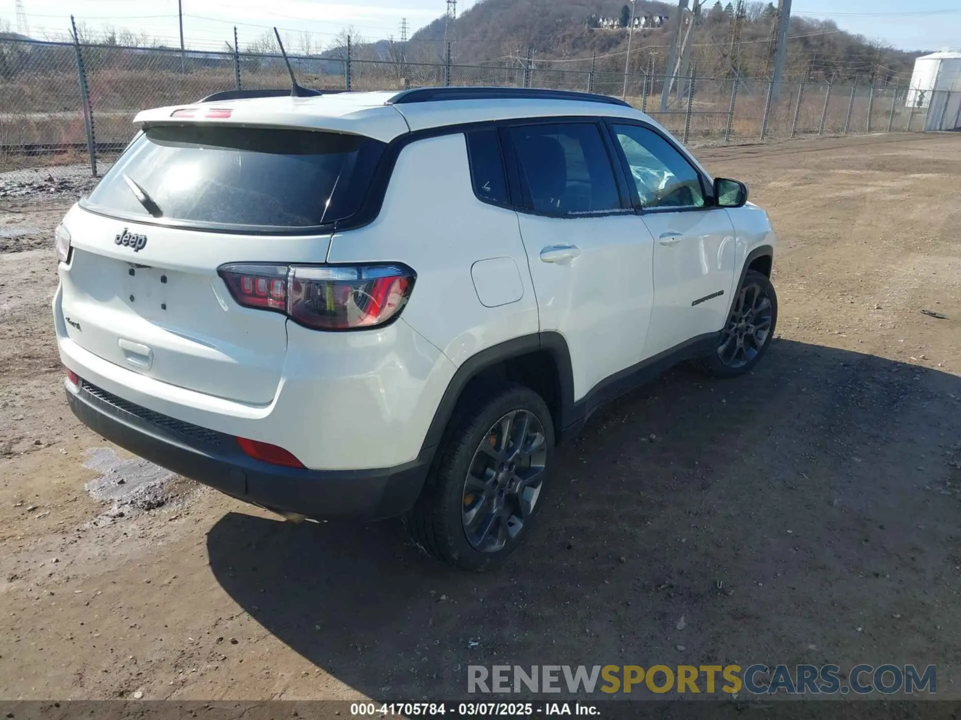 4 fotografías del automóvil dañado 3C4NJDEB5MT584554 JEEP COMPASS 2021