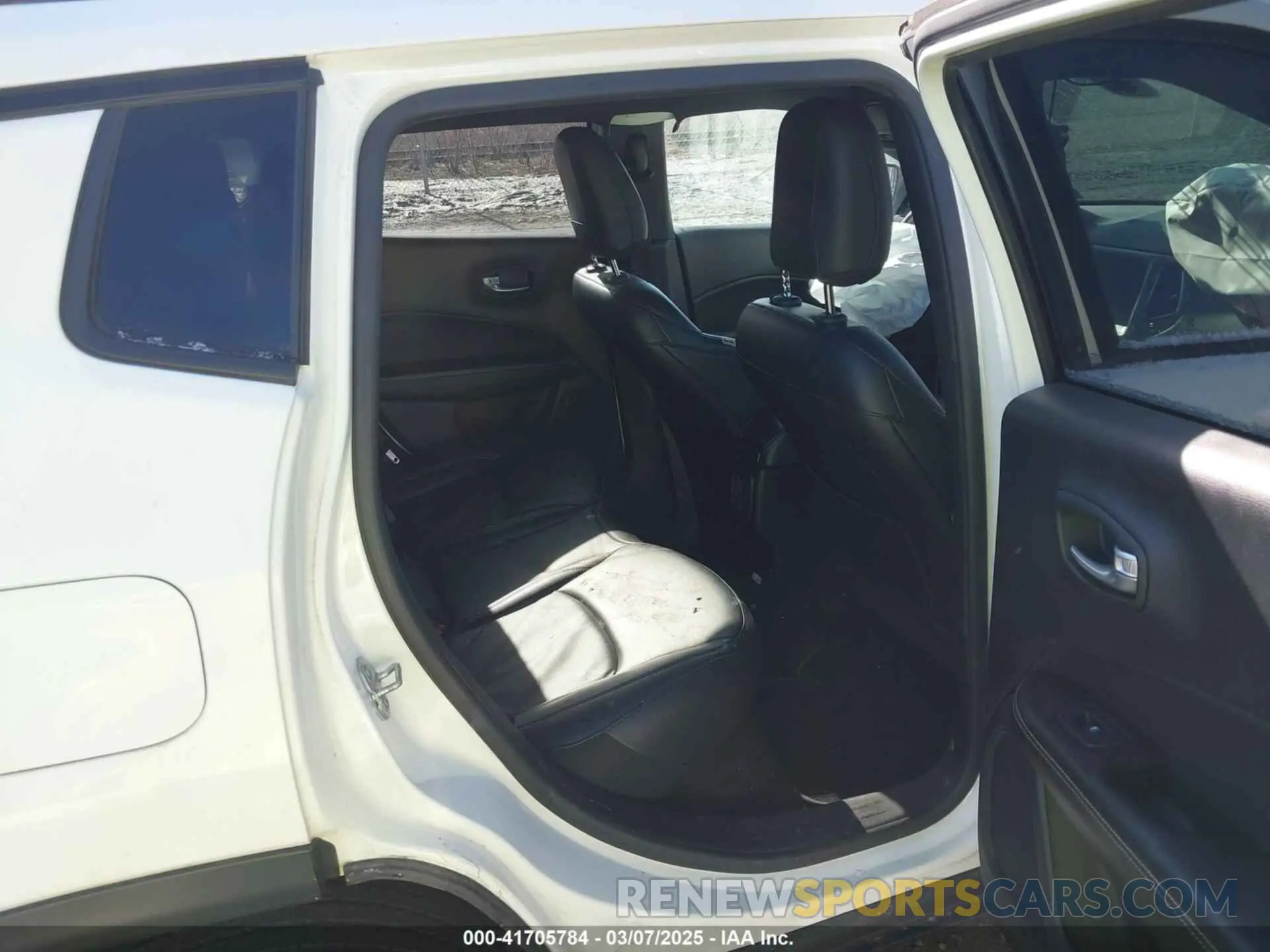 8 fotografías del automóvil dañado 3C4NJDEB5MT584554 JEEP COMPASS 2021