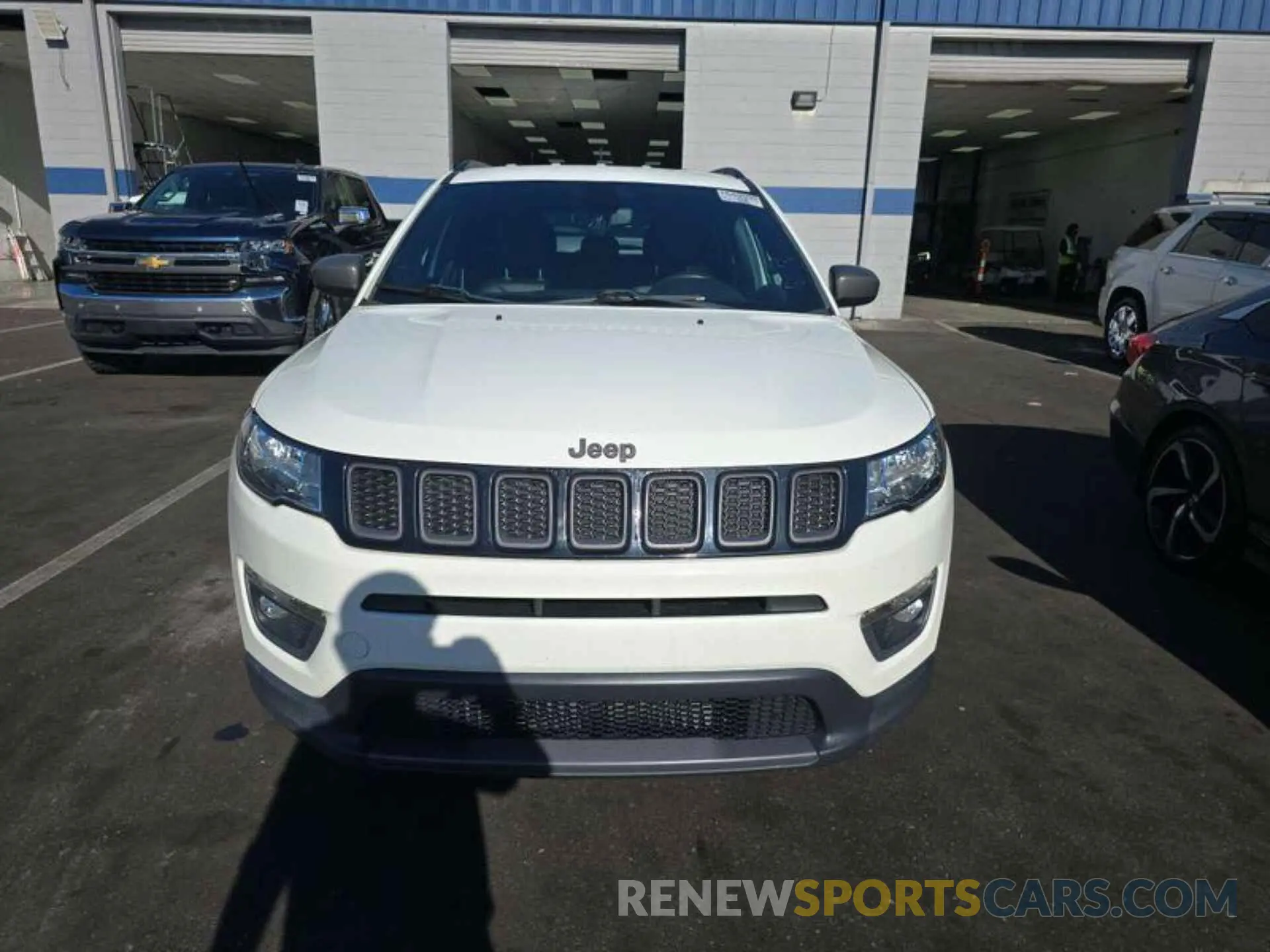 13 fotografías del automóvil dañado 3C4NJDEB7MT524999 JEEP COMPASS 2021
