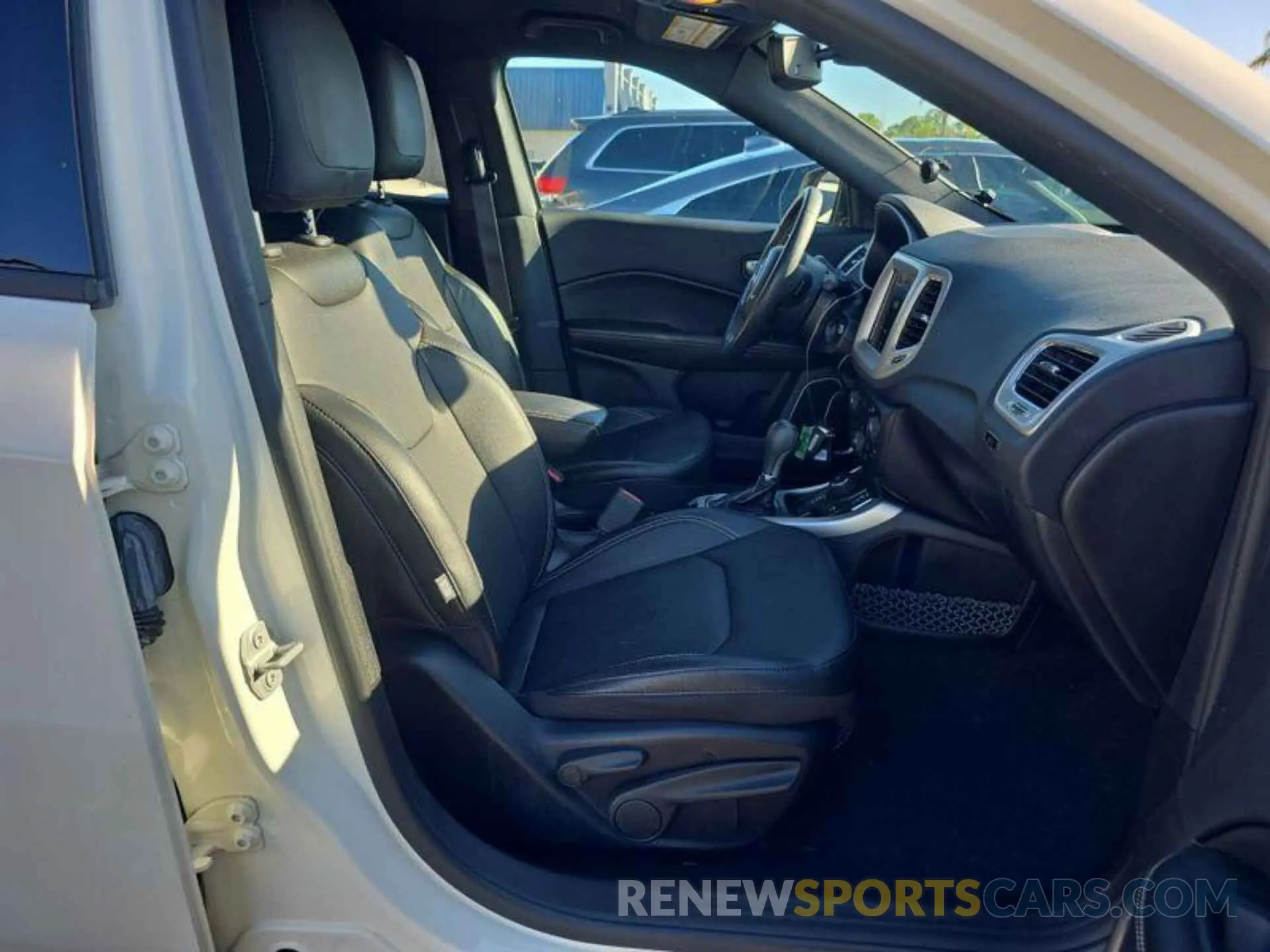 18 fotografías del automóvil dañado 3C4NJDEB7MT524999 JEEP COMPASS 2021