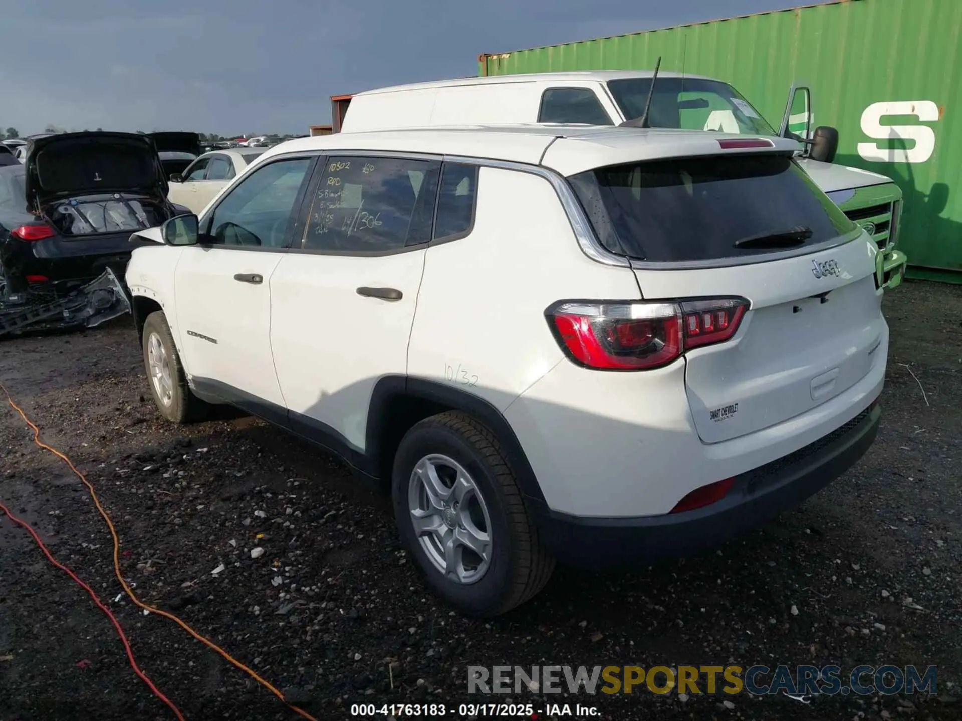 3 fotografías del automóvil dañado 3C4NJCAB4NT121306 JEEP COMPASS 2022