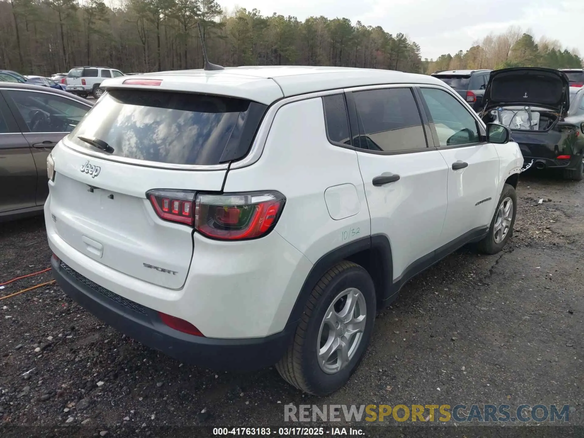 4 fotografías del automóvil dañado 3C4NJCAB4NT121306 JEEP COMPASS 2022