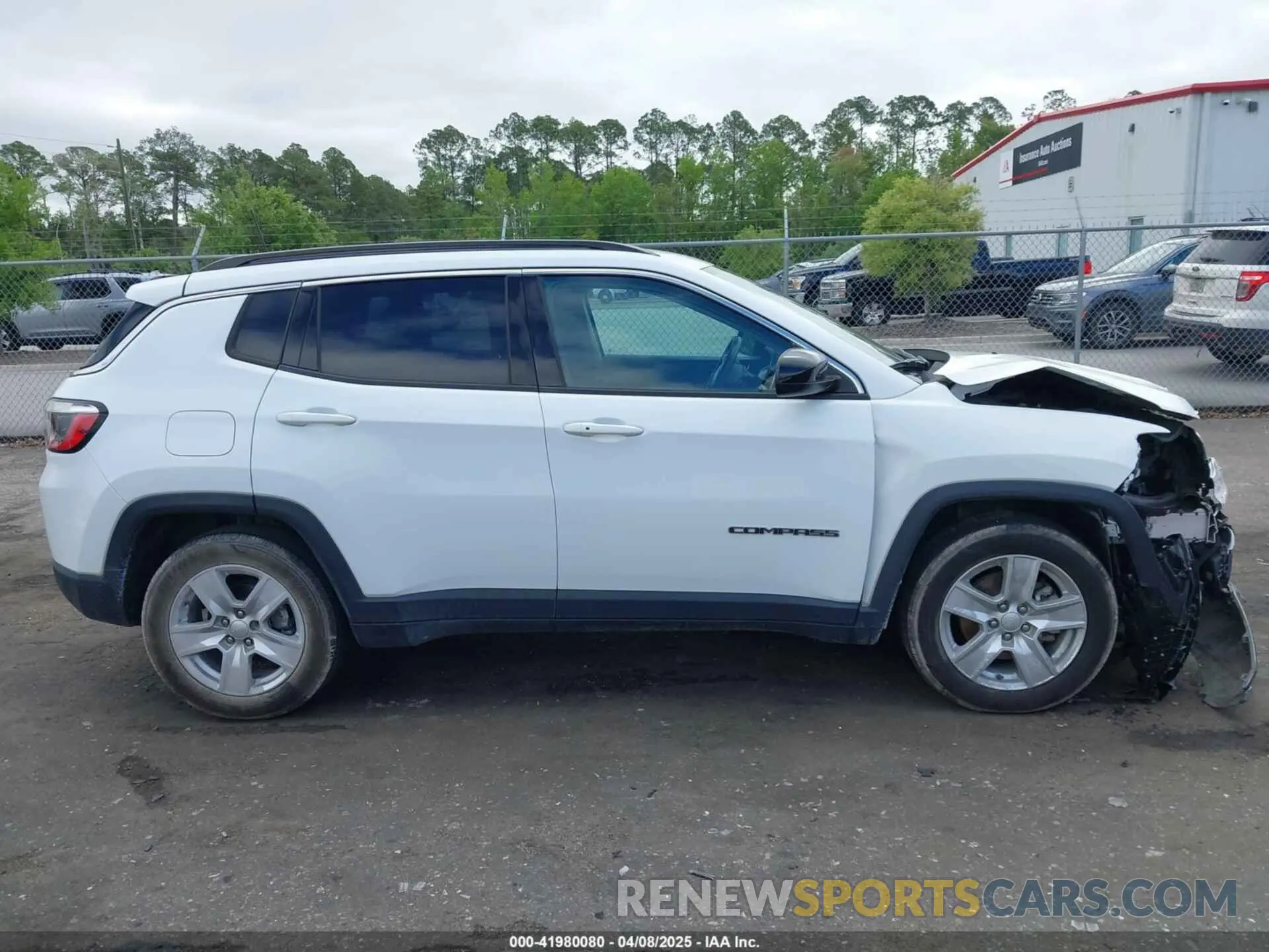13 fotografías del automóvil dañado 3C4NJCBB0NT140031 JEEP COMPASS 2022