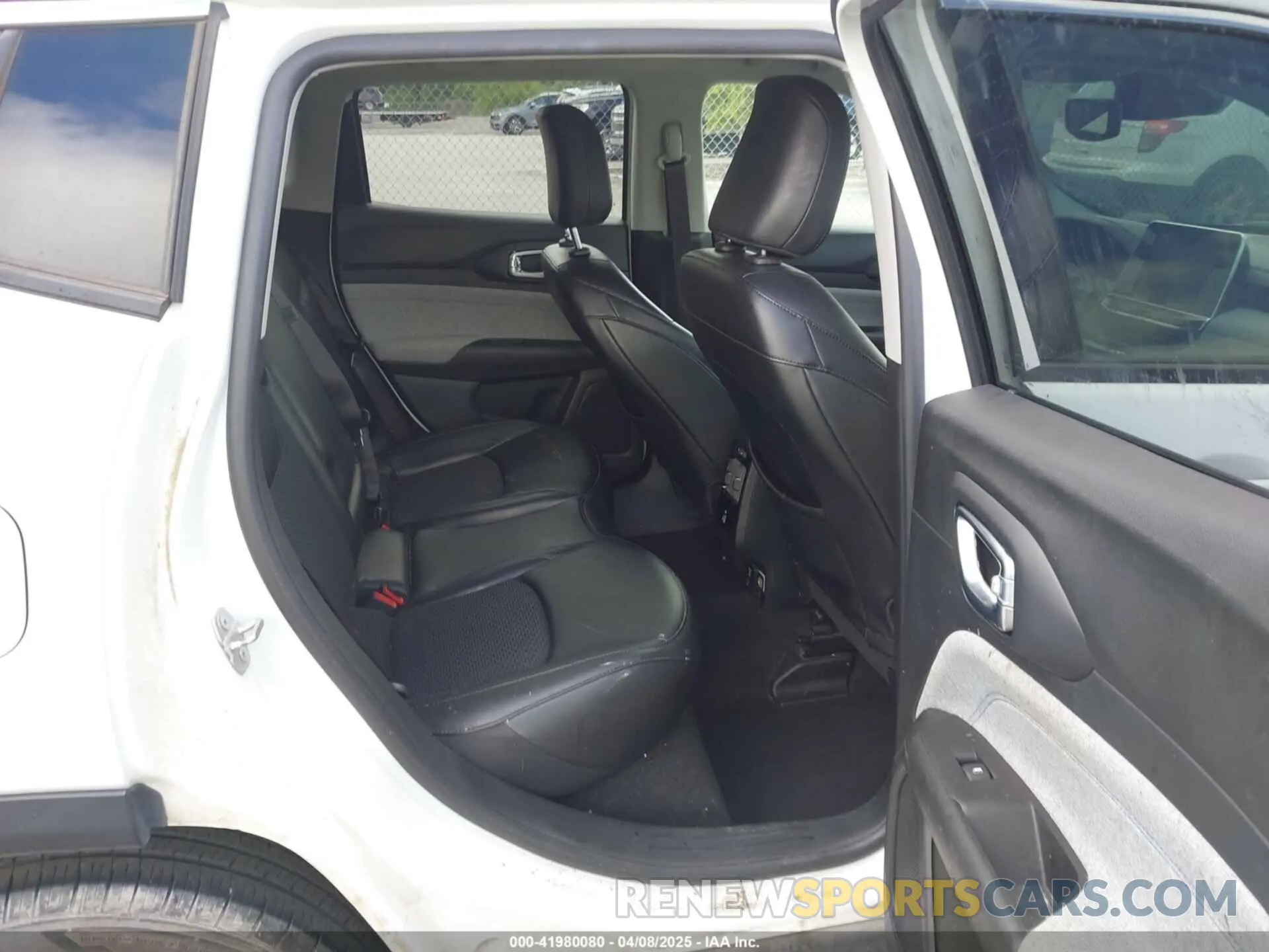 8 fotografías del automóvil dañado 3C4NJCBB0NT140031 JEEP COMPASS 2022