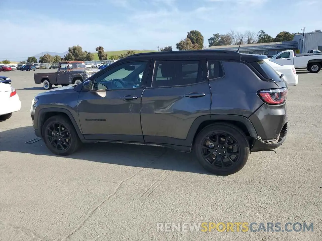 2 fotografías del automóvil dañado 3C4NJCBB0NT187625 JEEP COMPASS 2022