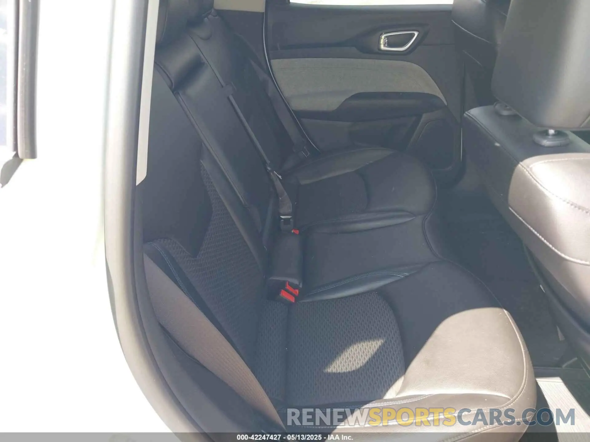 8 fotografías del automóvil dañado 3C4NJCBB0NT189262 JEEP COMPASS 2022