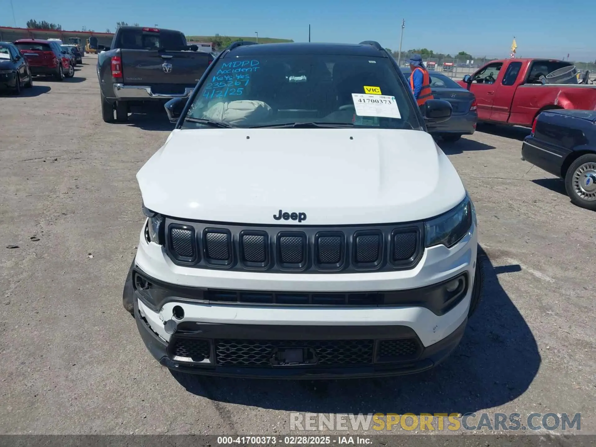 12 fotografías del automóvil dañado 3C4NJCBB0NT235267 JEEP COMPASS 2022
