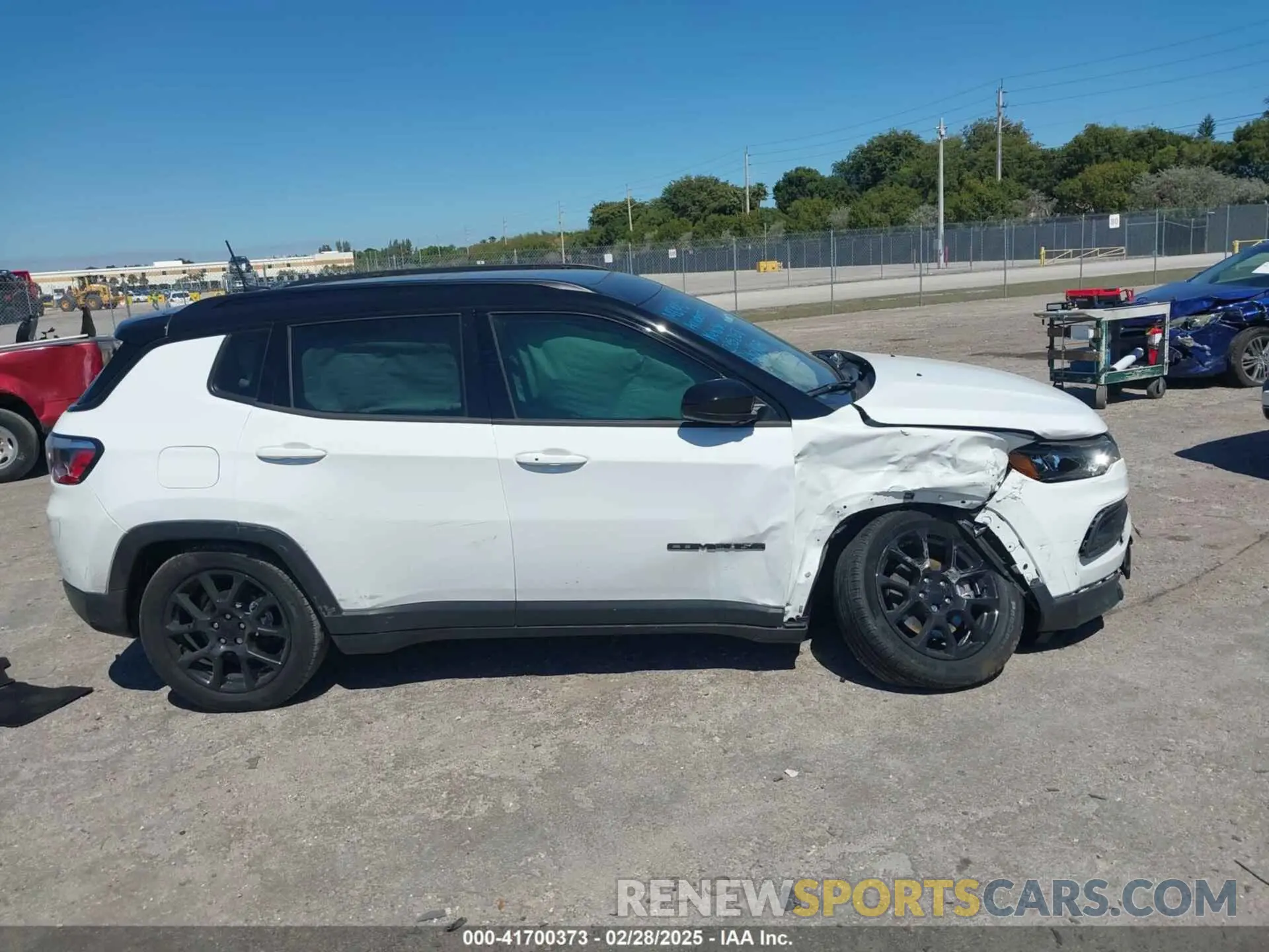 13 fotografías del automóvil dañado 3C4NJCBB0NT235267 JEEP COMPASS 2022