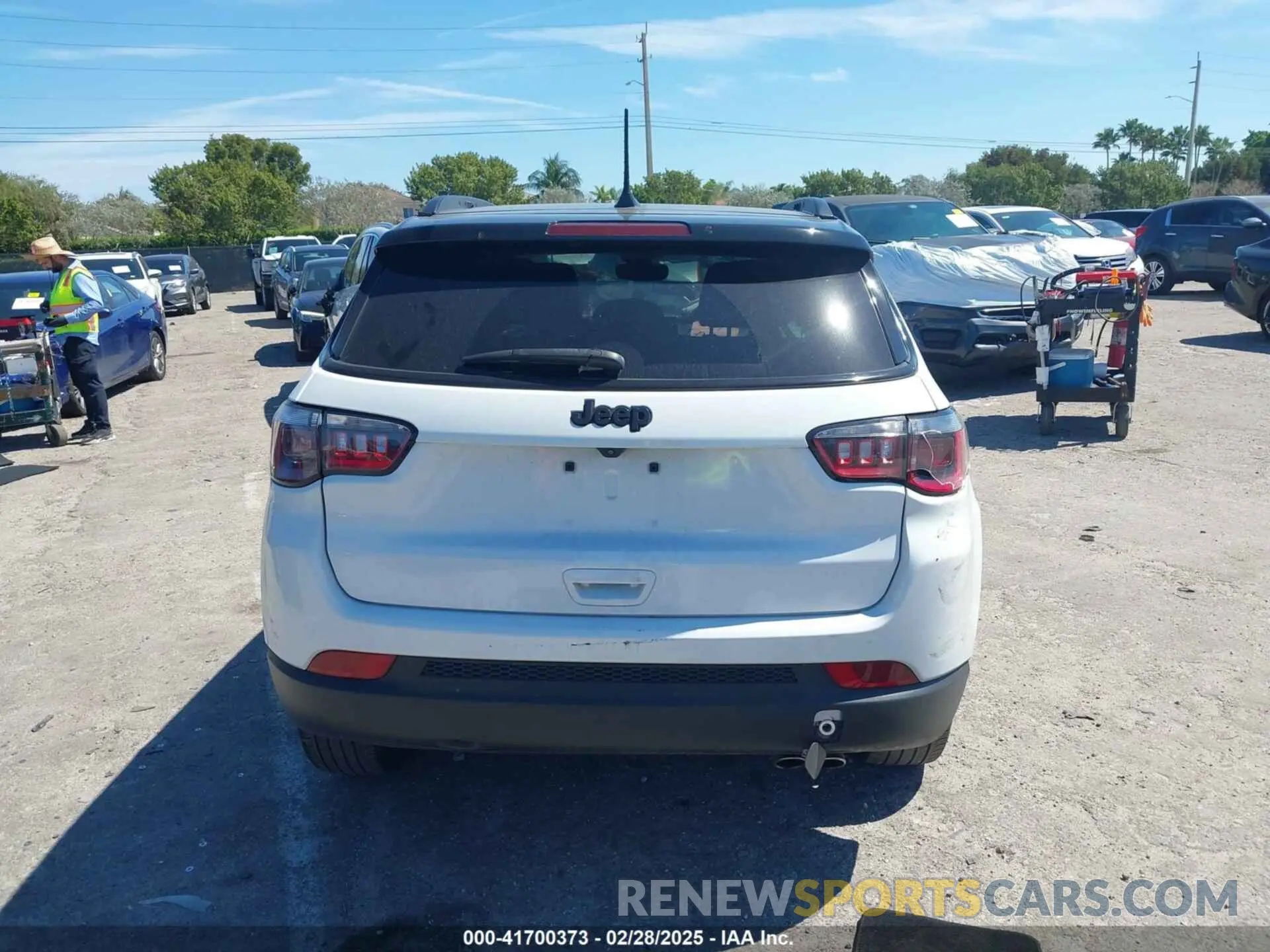 16 fotografías del automóvil dañado 3C4NJCBB0NT235267 JEEP COMPASS 2022