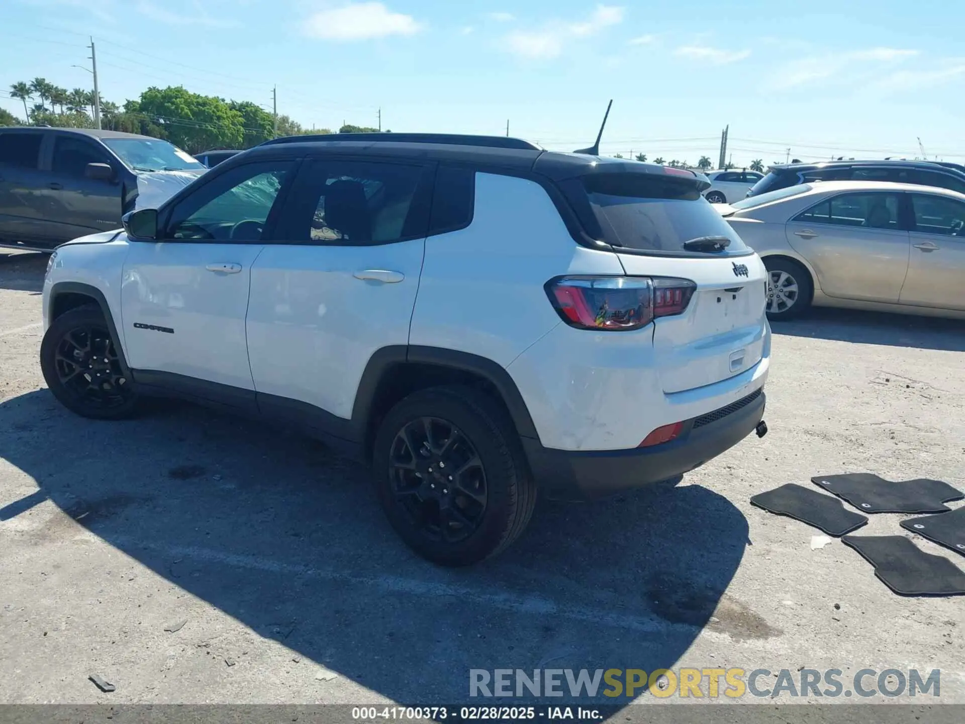 3 fotografías del automóvil dañado 3C4NJCBB0NT235267 JEEP COMPASS 2022